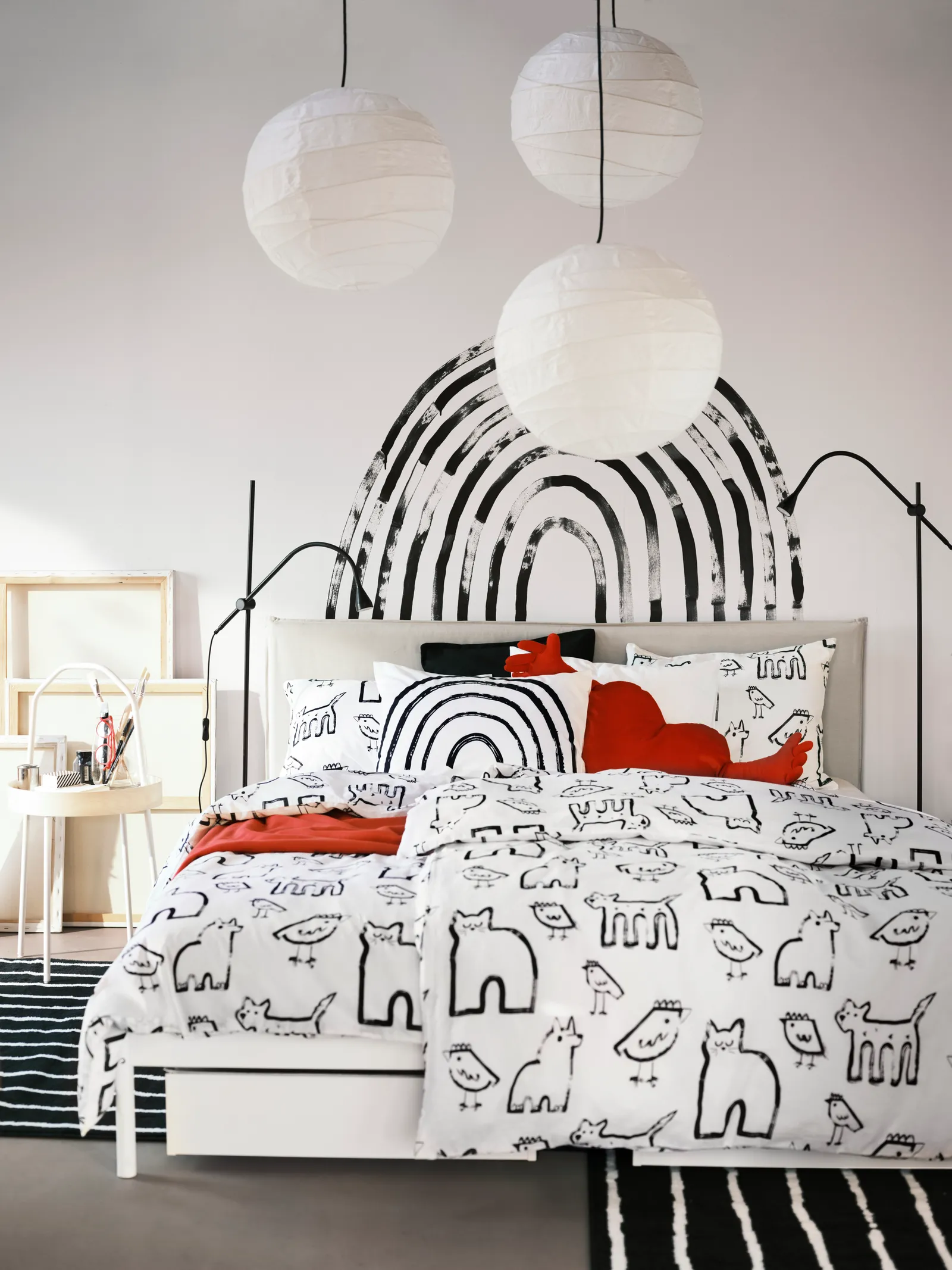 chambre enfant noir blanche et rouge