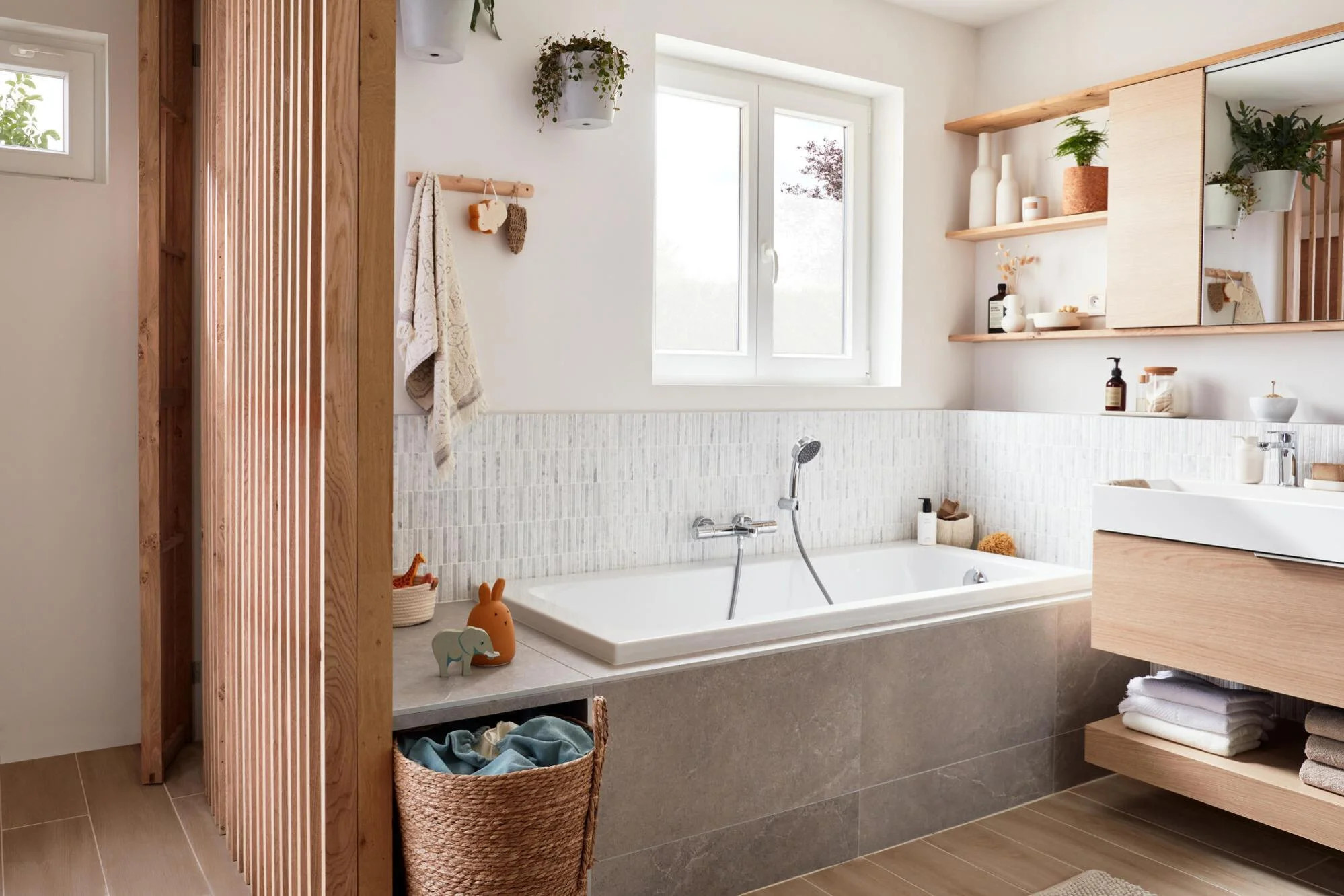 salle de bain aménagée avec mini buanderie salle de bain aménagée avec mini buanderie