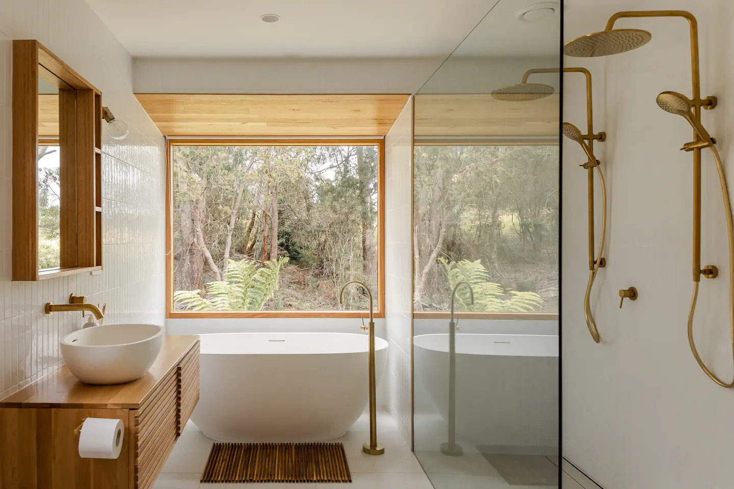 salle de bain design picture window