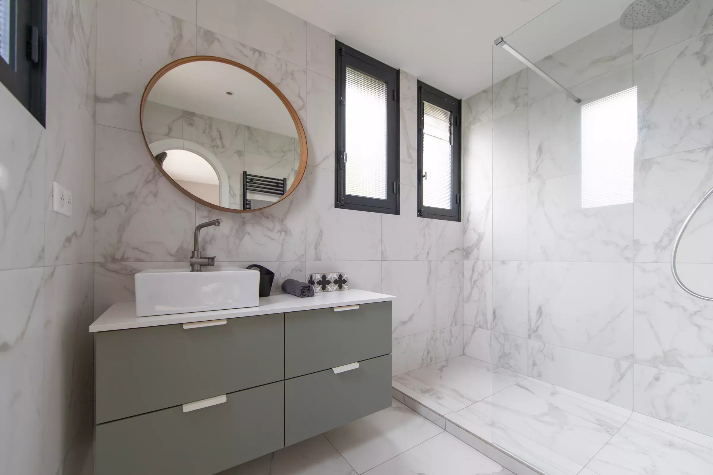 salle de bain design marbre villa Neutra Le Cap Ferret salle de bain design marbre villa Neutra Le Cap Ferret