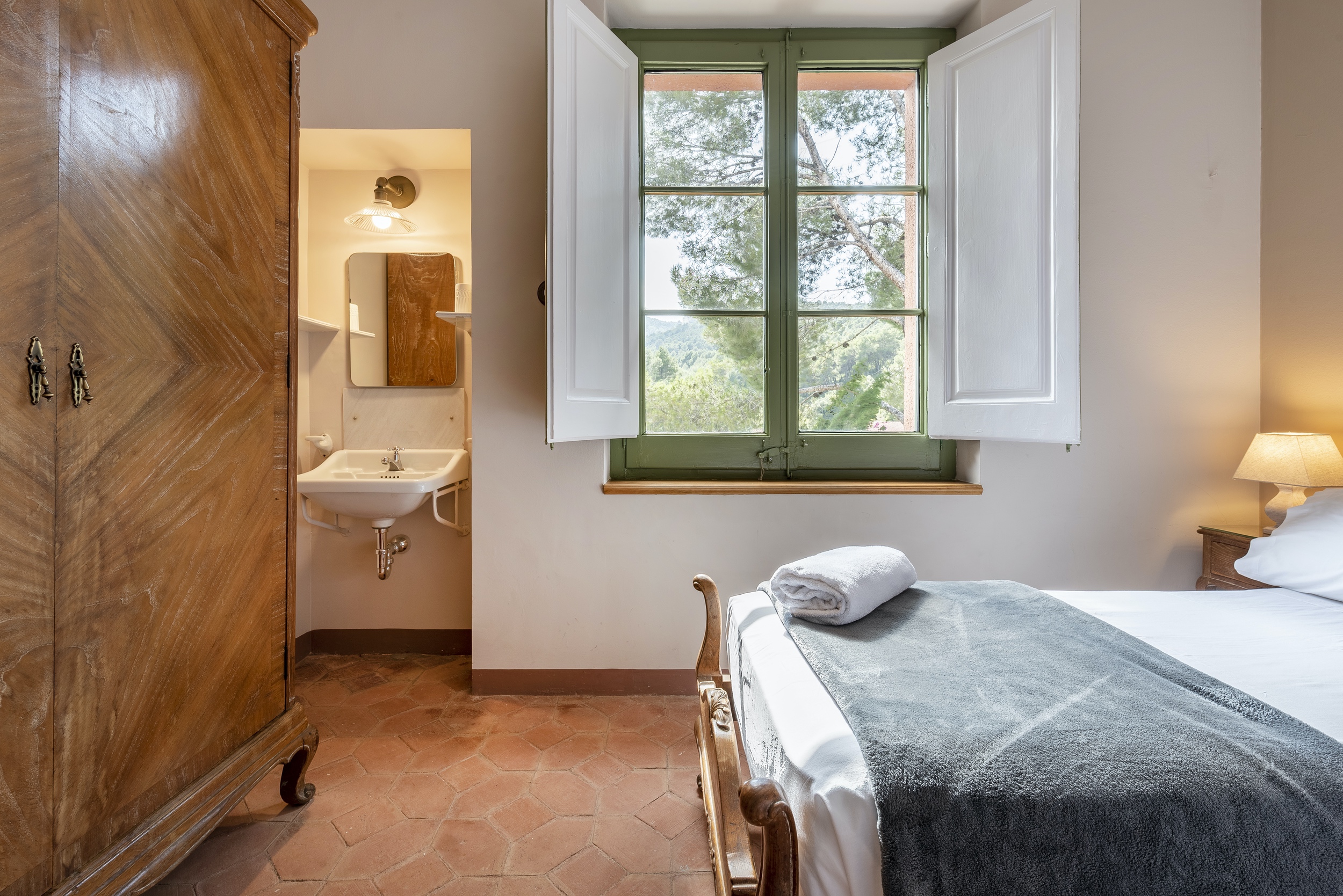 chambre Mas Barbat maison décoration rustique Espagne chambre Mas Barbat maison décoration rustique Espagne