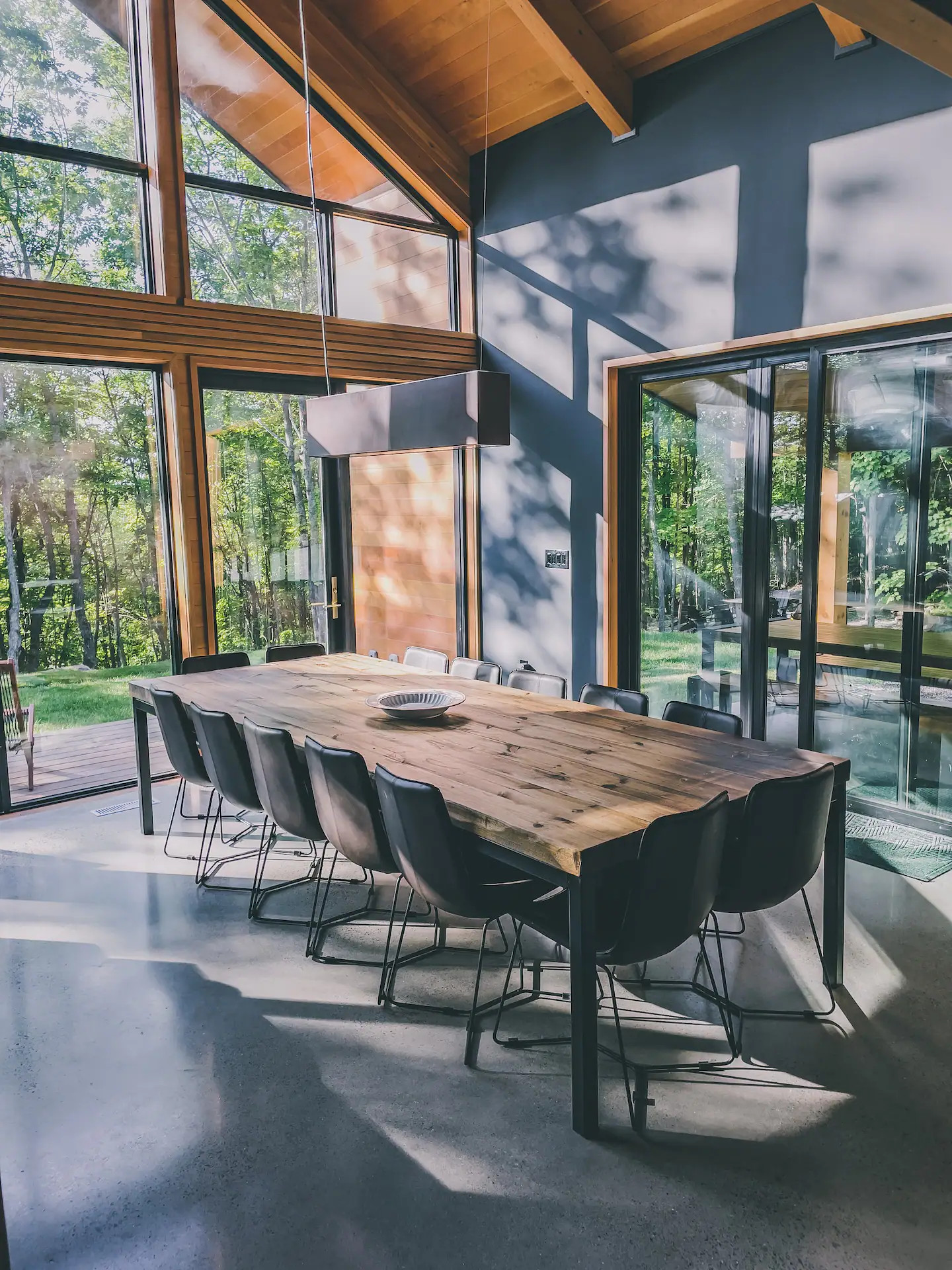 salon maison contemporaine avec pignon vitré