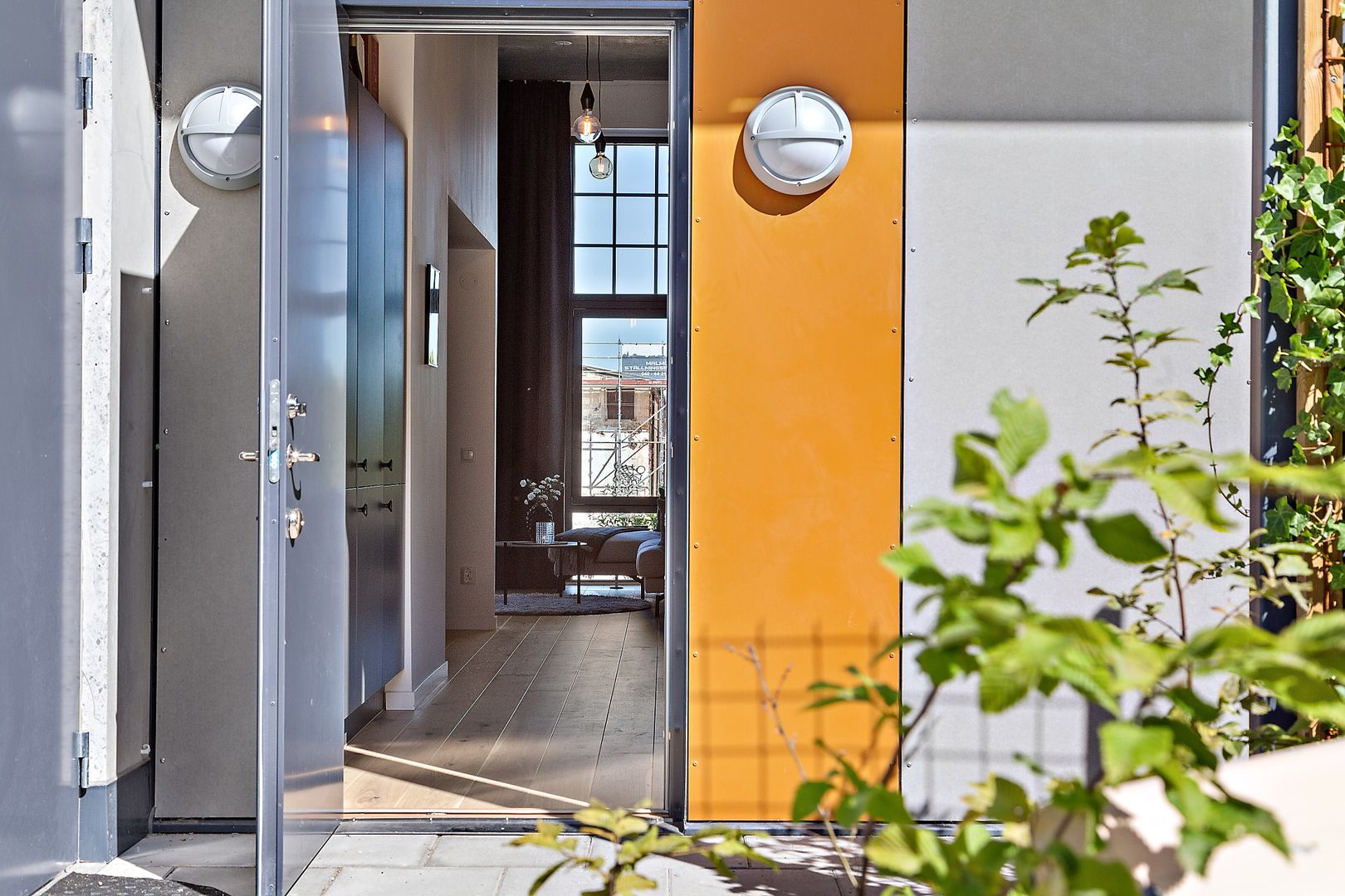 entrée studio avec mezzanine 