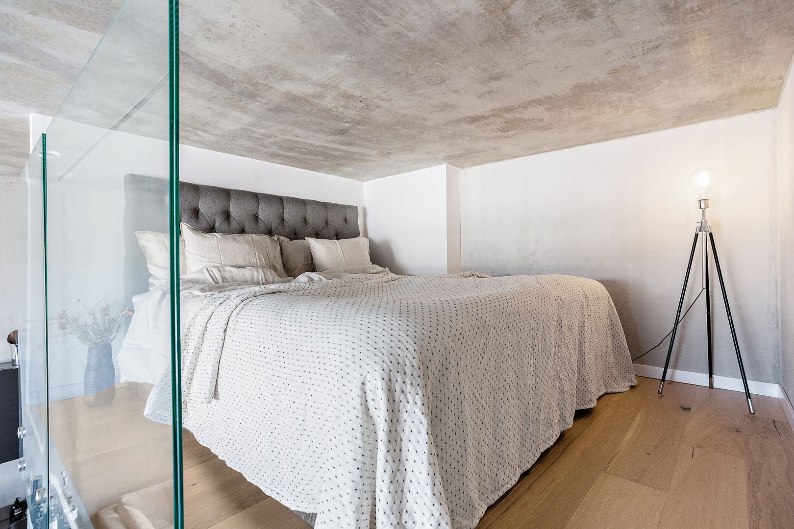 studio avec mezzanine pour lit