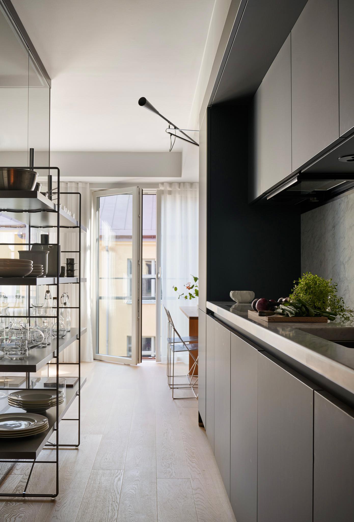 cuisine noire design studio de 32m2 cuisine noire design studio de 32m2