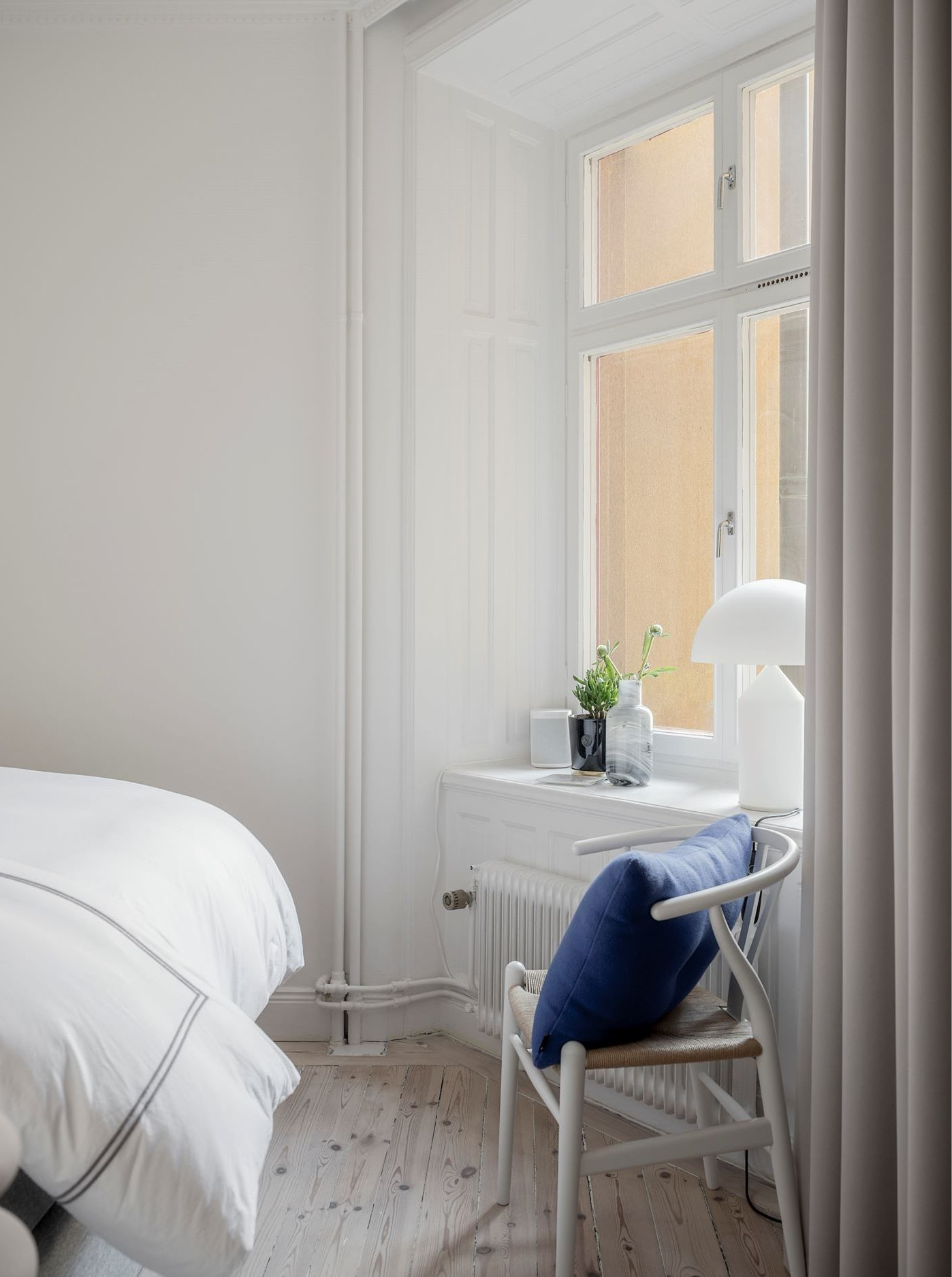 chambre décoration contemporaine lampe Atollo