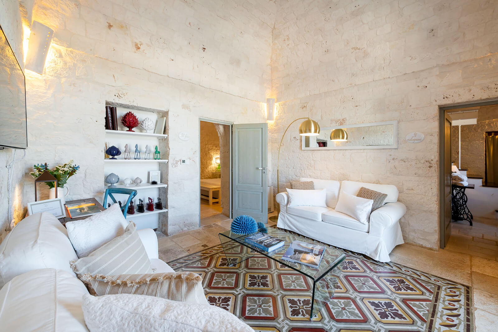 salon maison en pierre trullo Pouilles Casa Badra