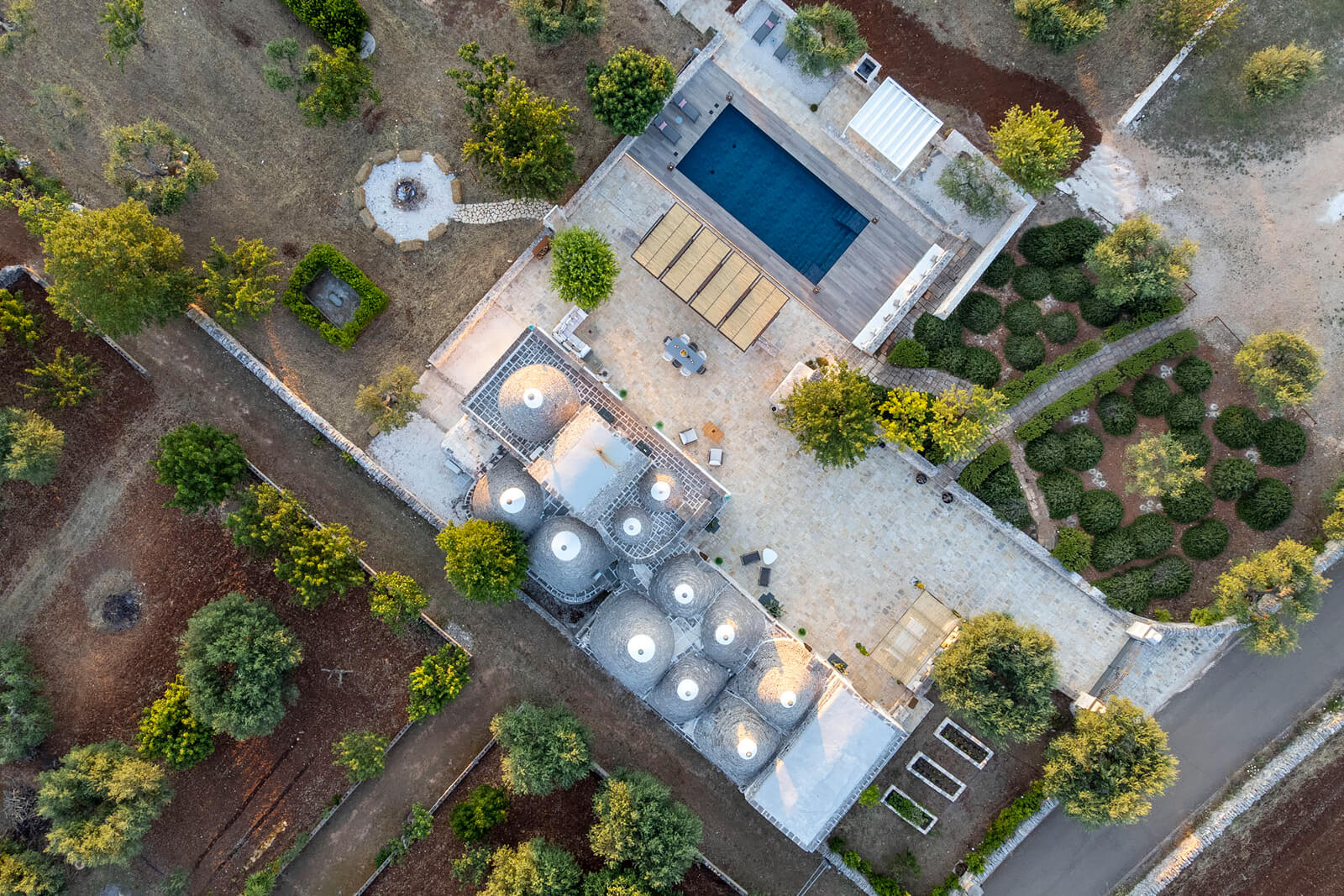 vue aérienne maison en pierre trullo Pouilles Casa Badra