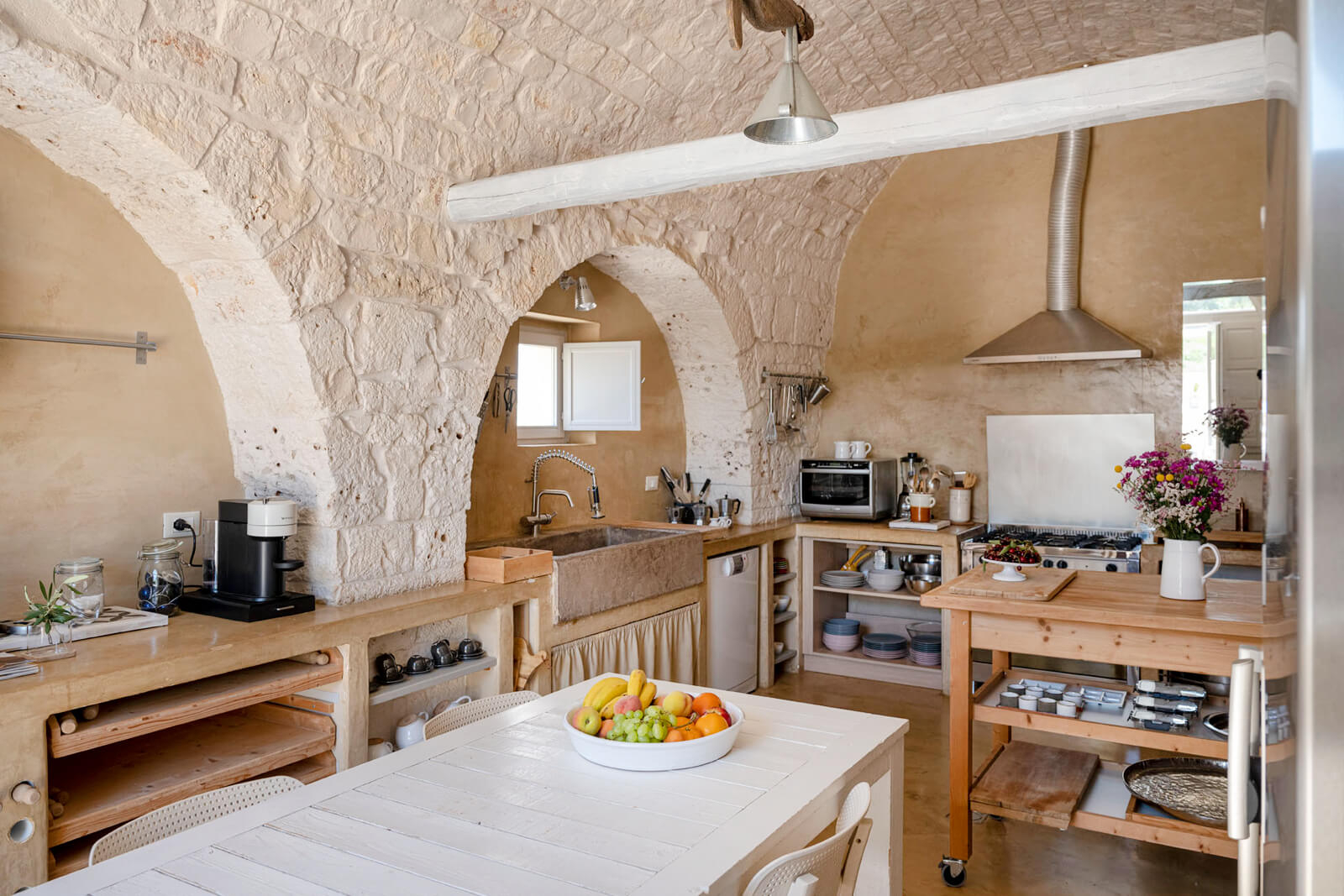 cuisine décoration rustique trullo Pouilles Casa Badra