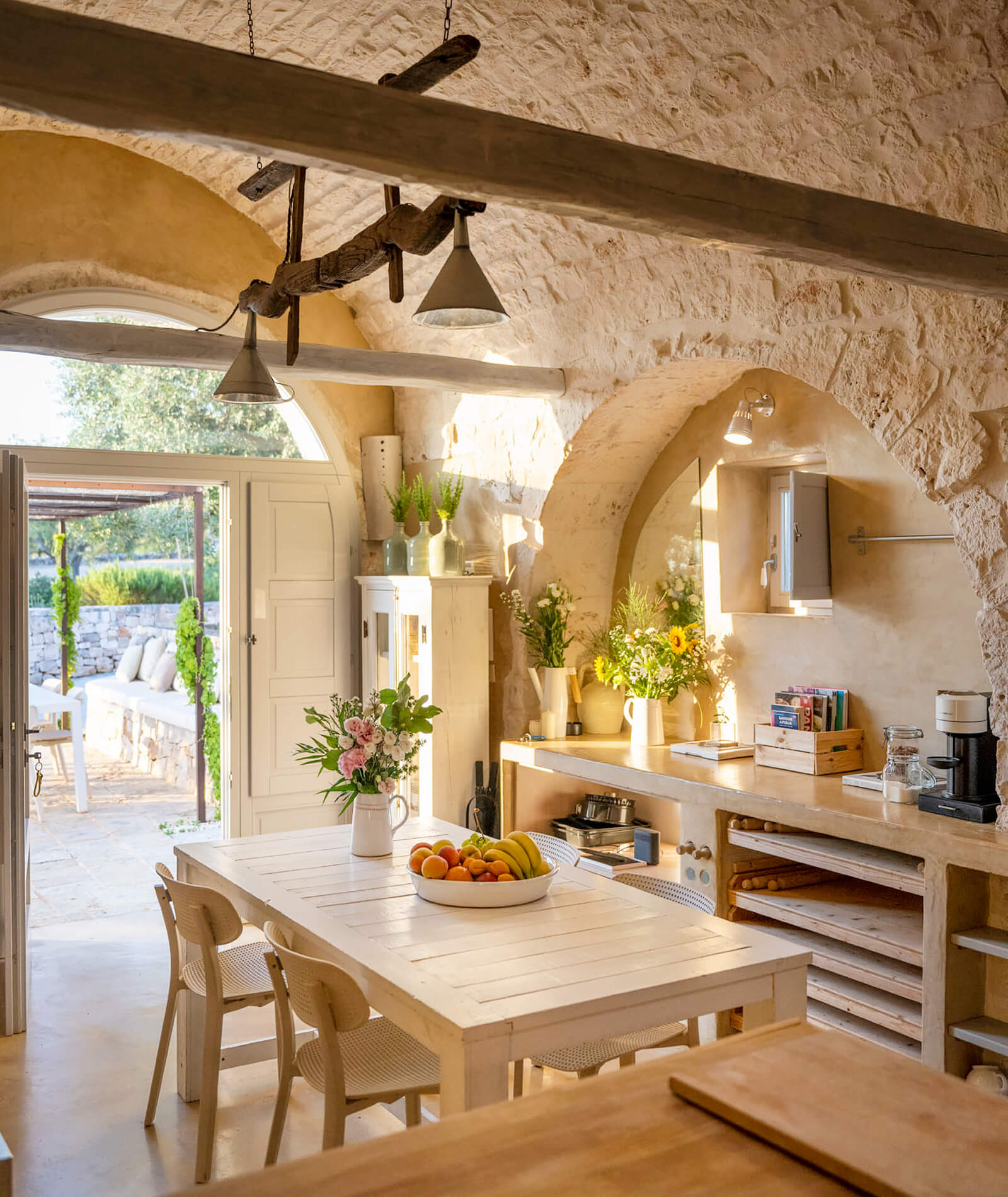 cuisine décoration rustique trullo Pouilles Casa Badra