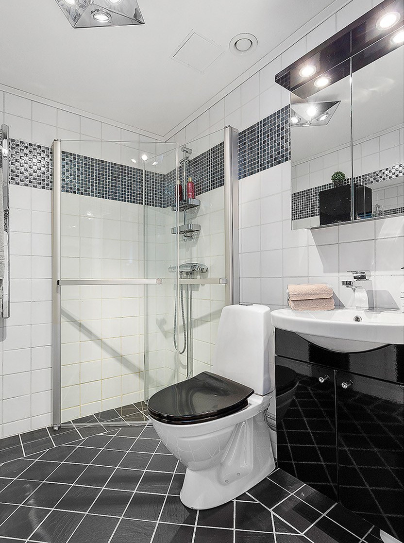 salle de bain blanche et grise