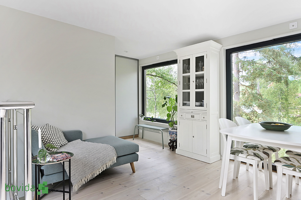 salon design avec picture window mini maison 44m2