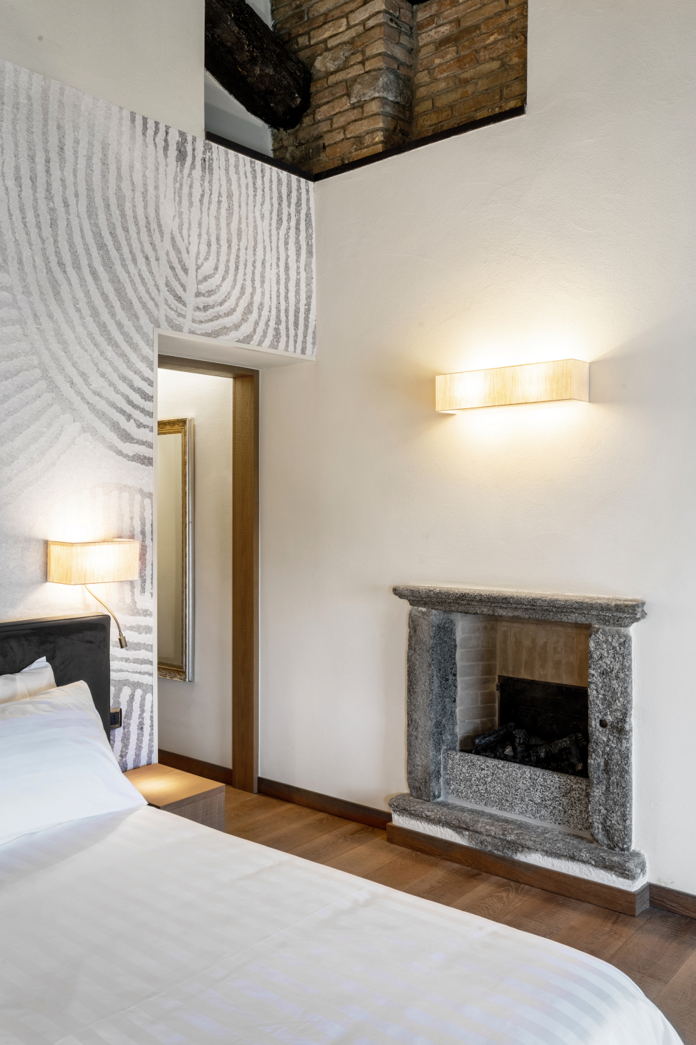 chambre minimaliste avec cheminée ancienne chambre minimaliste avec cheminée ancienne