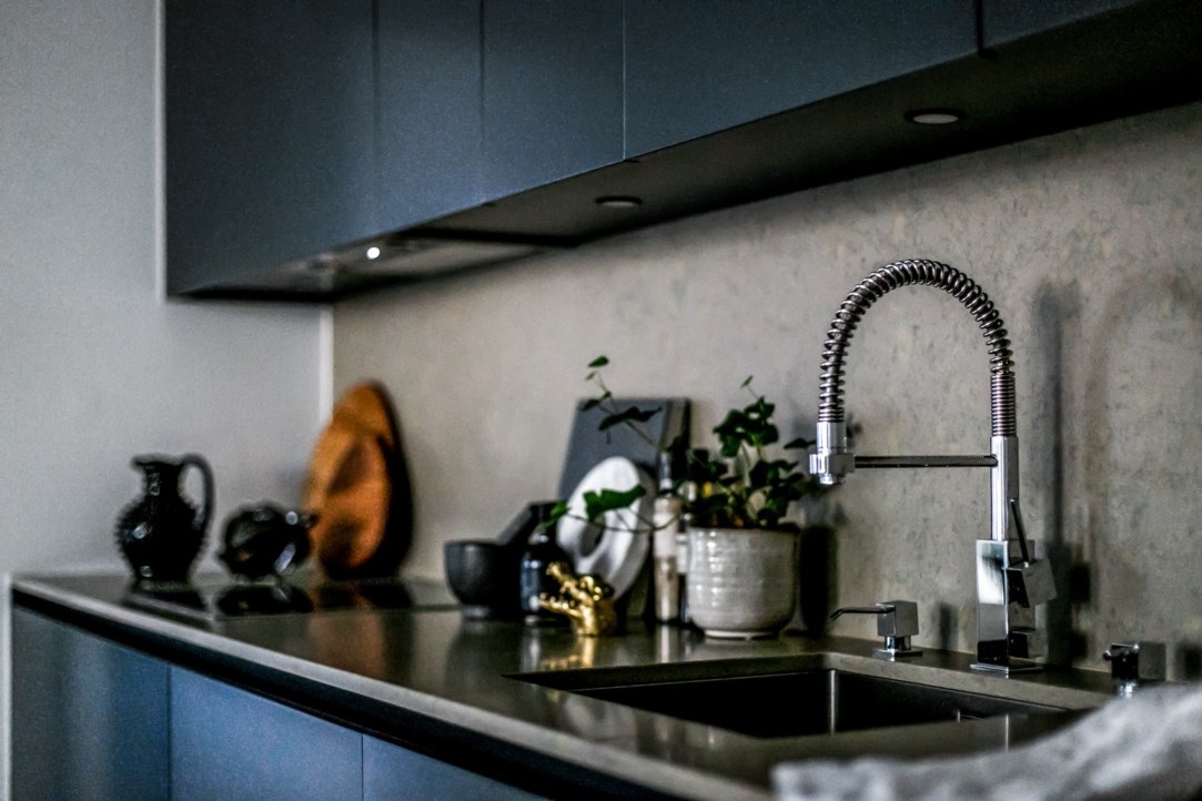 cuisine crédence terrazzo gris