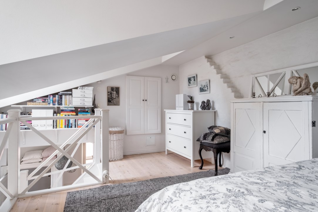 chambre mansardée sur mezzanine