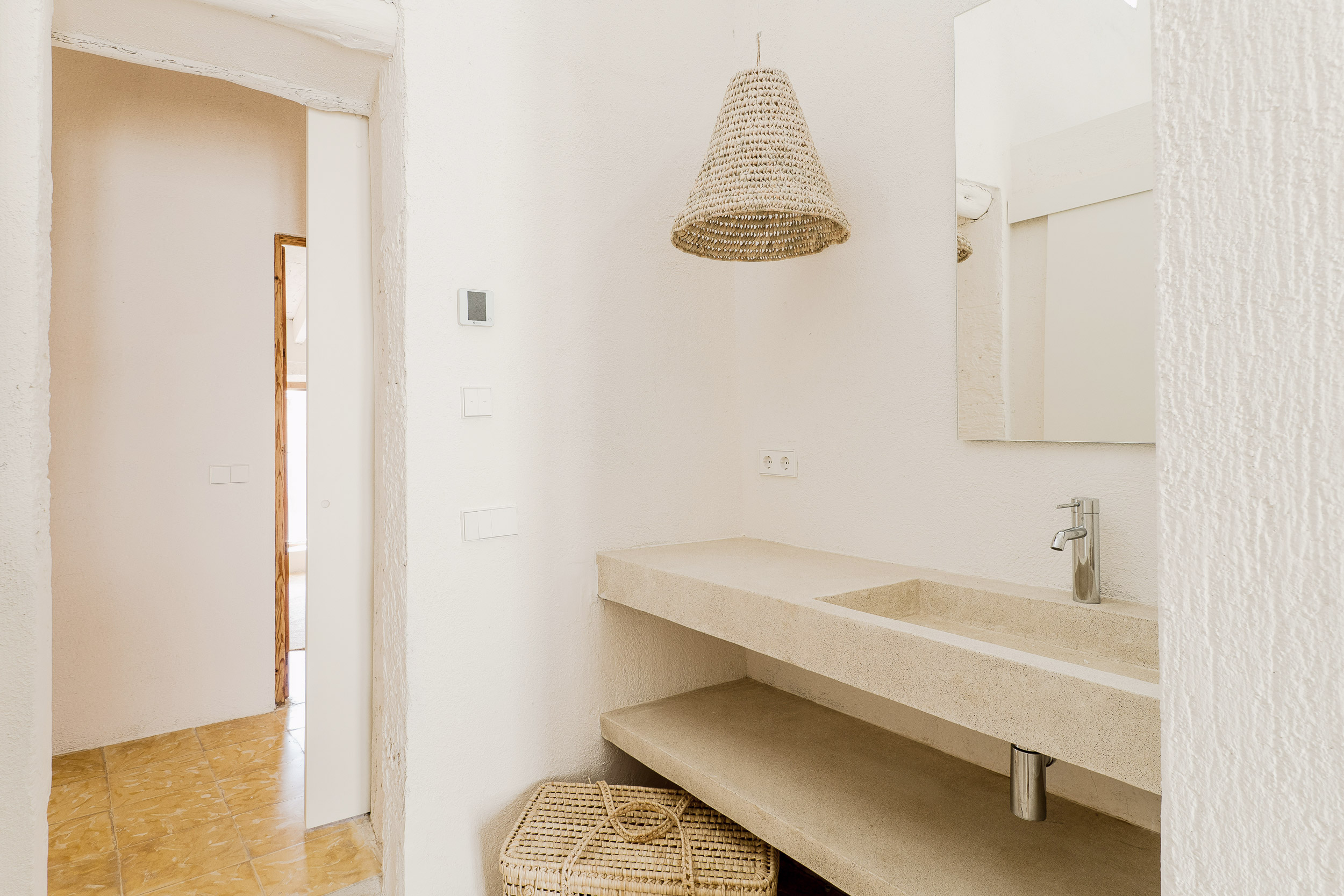 salle de bain béton enduit
