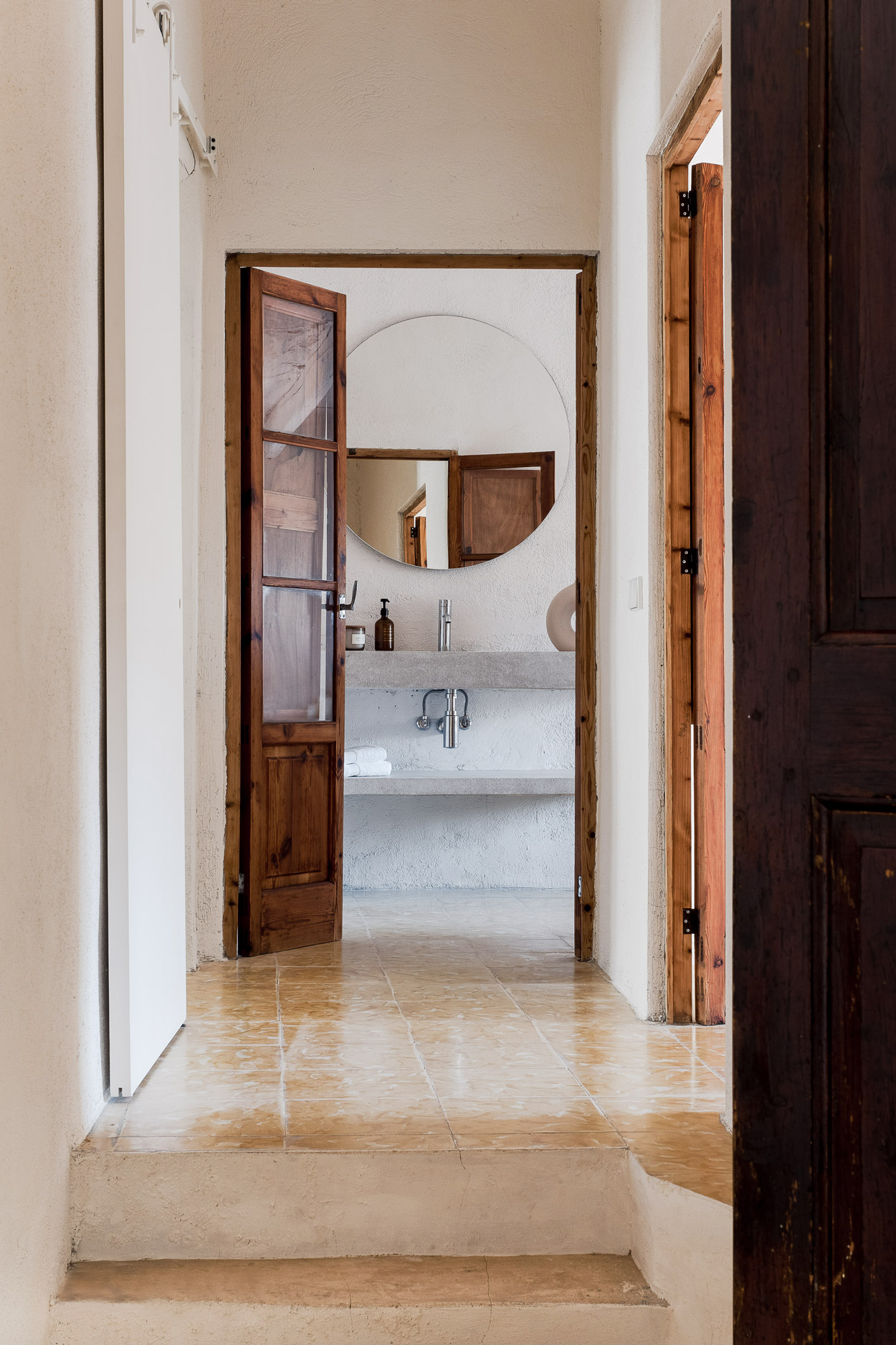 salle de bain béton enduit