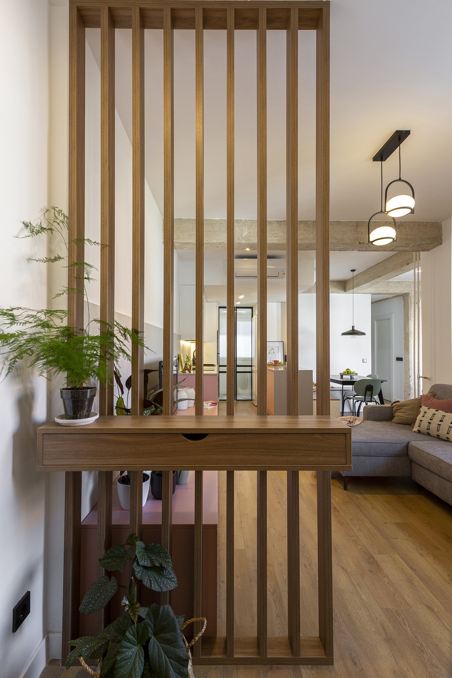 entrée décoration design avec claustra bois