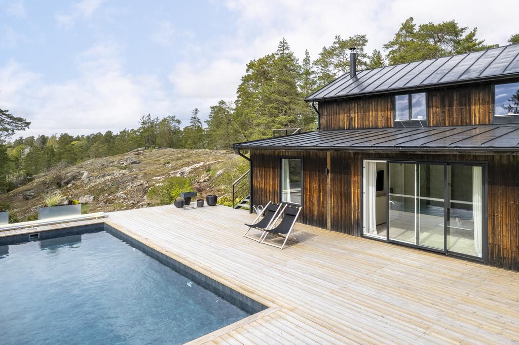 maison en bois avec piscine Suède maison en bois avec piscine Suède