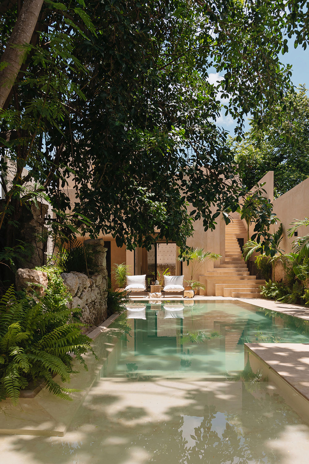jardin avec piscine maison ancienne rénovée Mexique jardin avec piscine maison ancienne rénovée Mexique