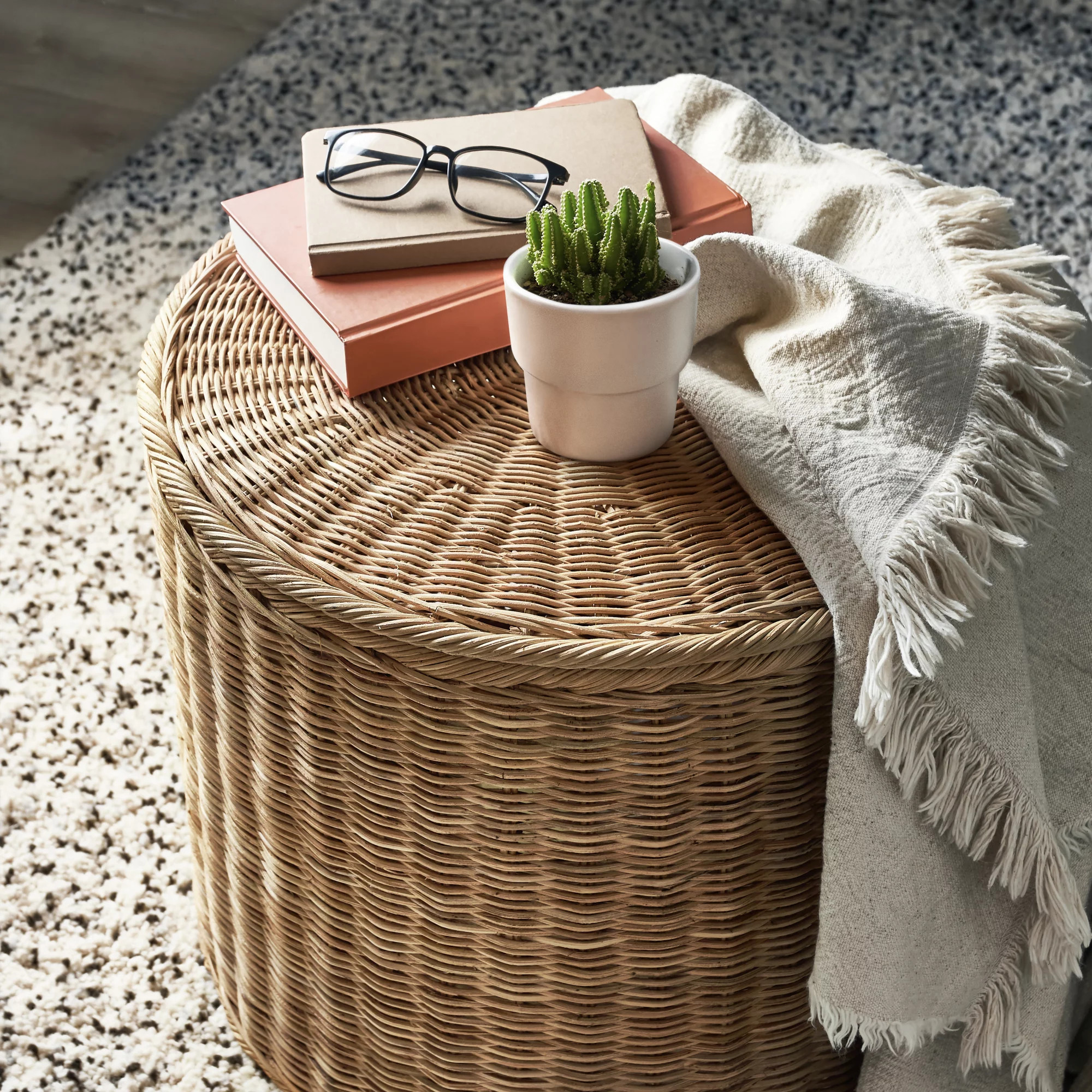 pouf IKEA TOLKNING