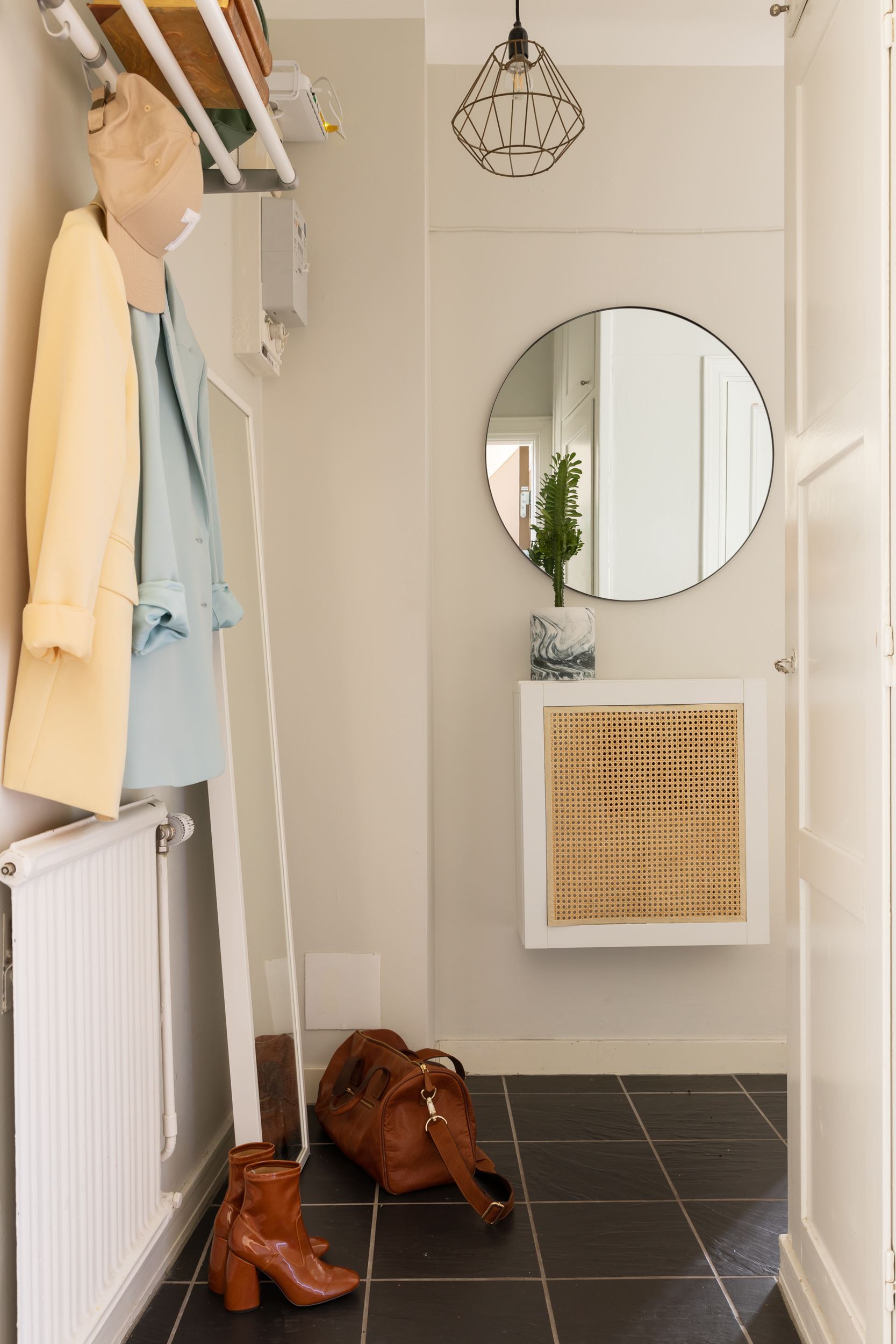 entrée studio de 38m2 avec verrière décoration vintage