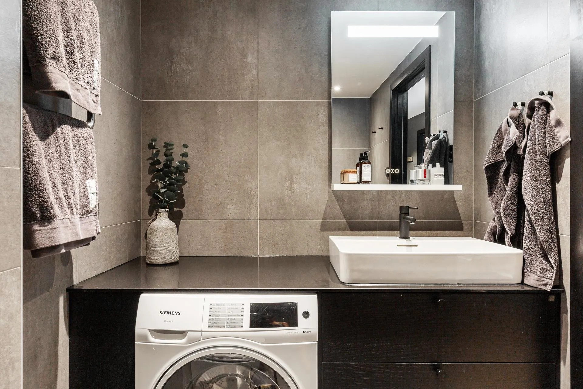 salle de bain design gris