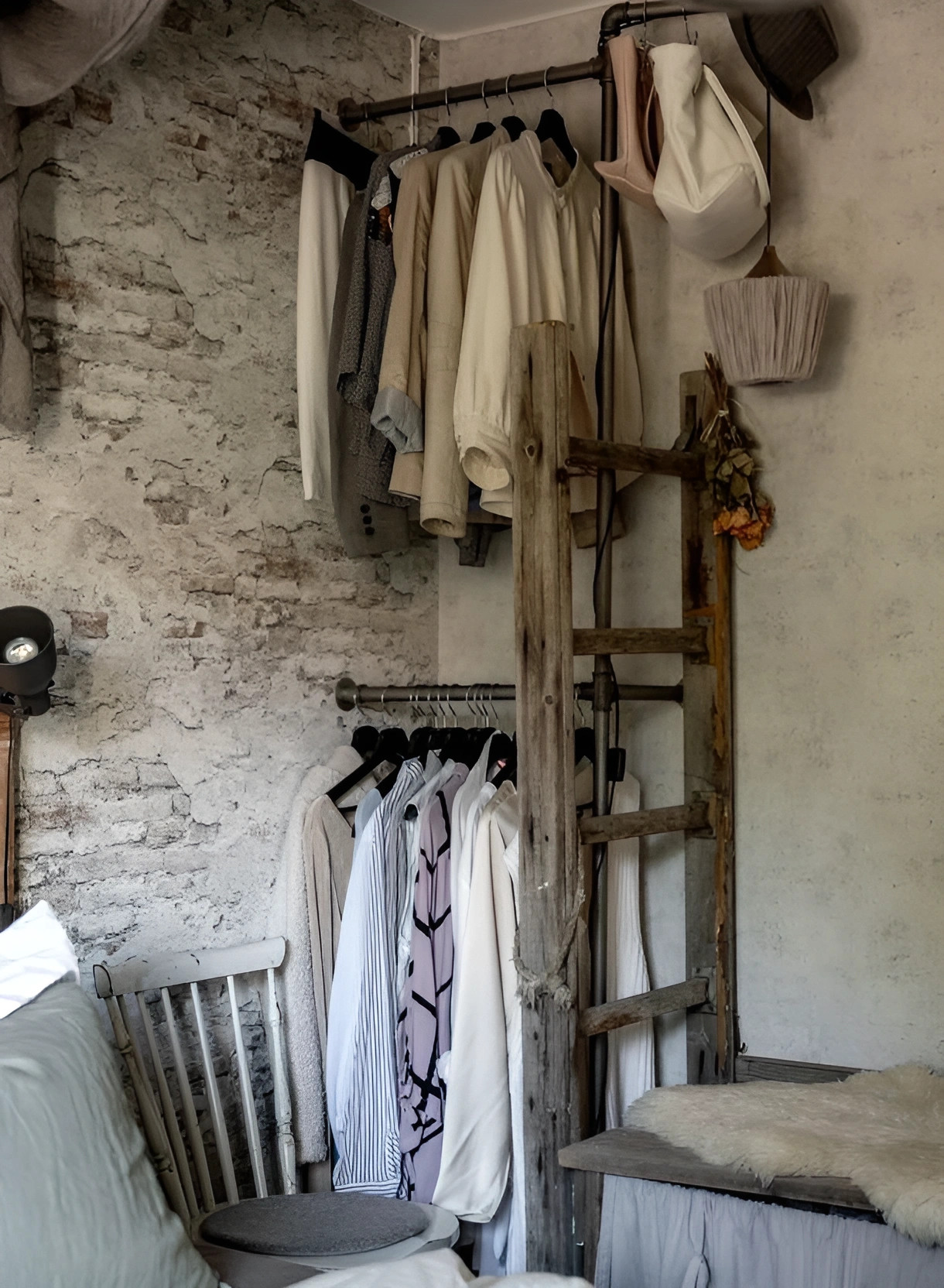 chambre décoration rustique avec dressing ouvert