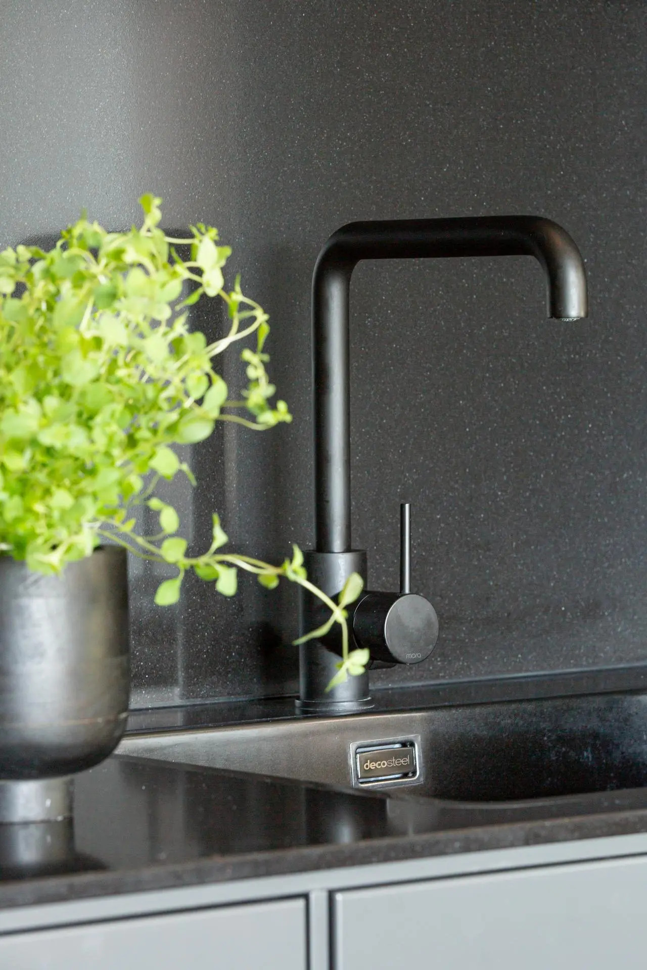 cuisine design gris anthracite