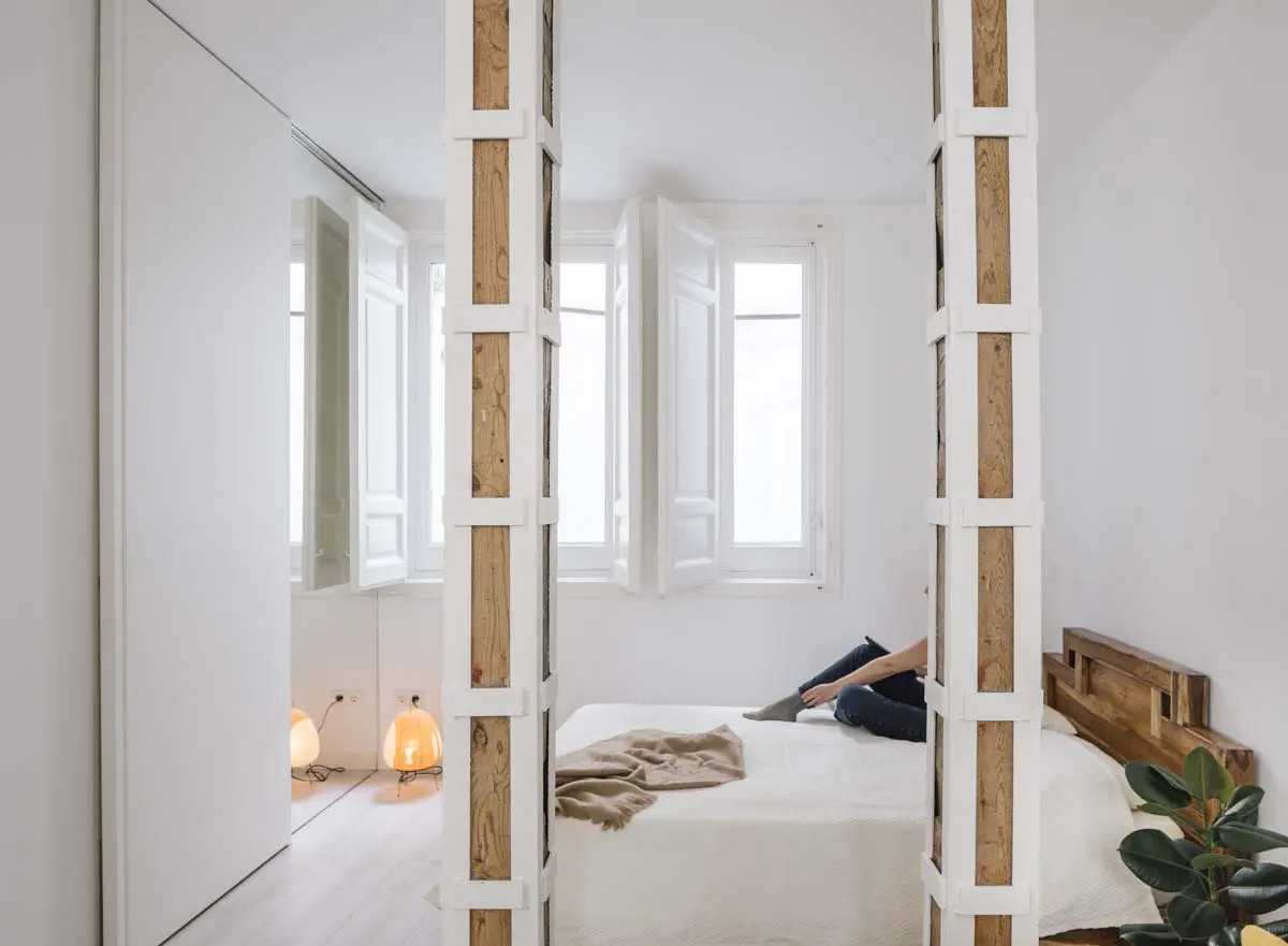 chambre minimaliste blanche