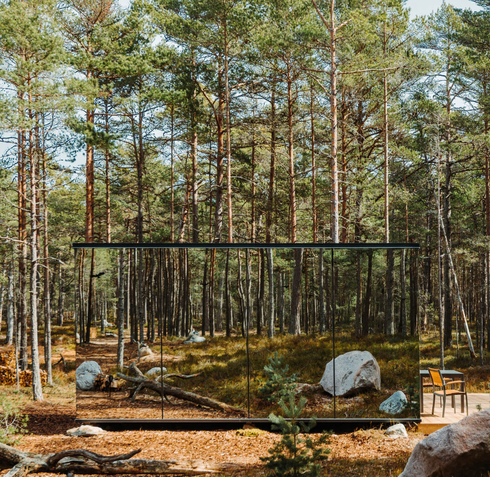 mini maison design façade miroir