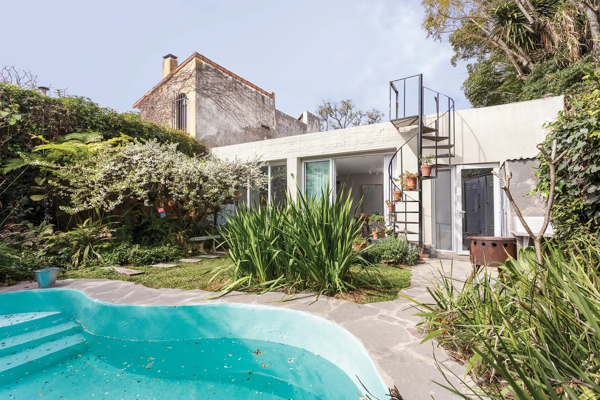 maison ancienne rénovée avec jardin et piscine maison ancienne rénovée avec jardin et piscine