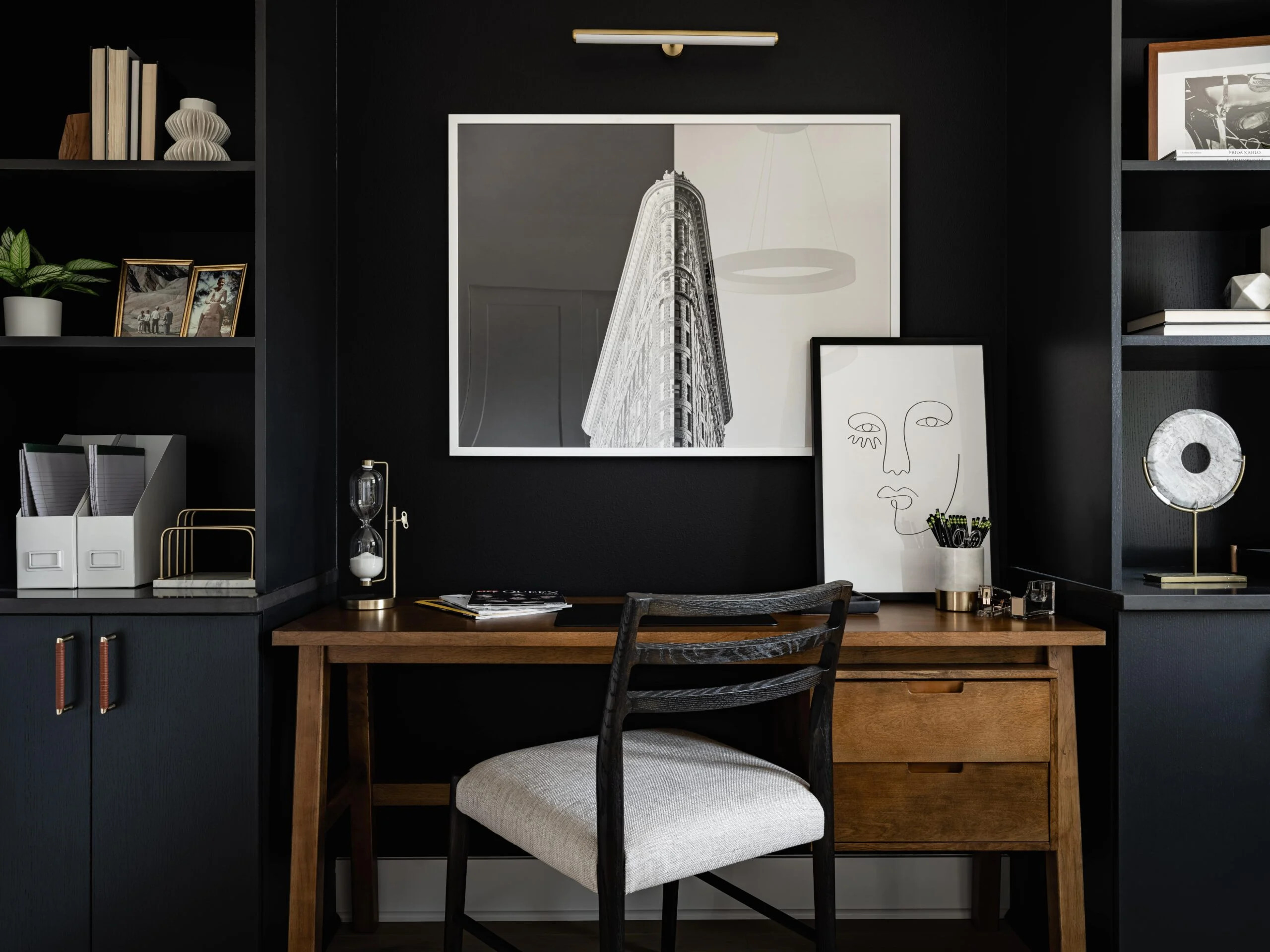 bureau mur noir