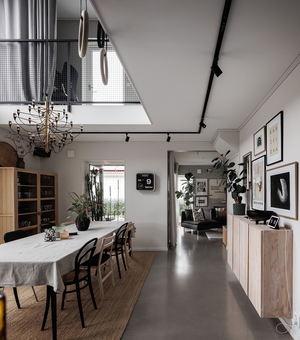 salle à manger avec mezzanine maison bois noir salle à manger avec mezzanine maison bois noir