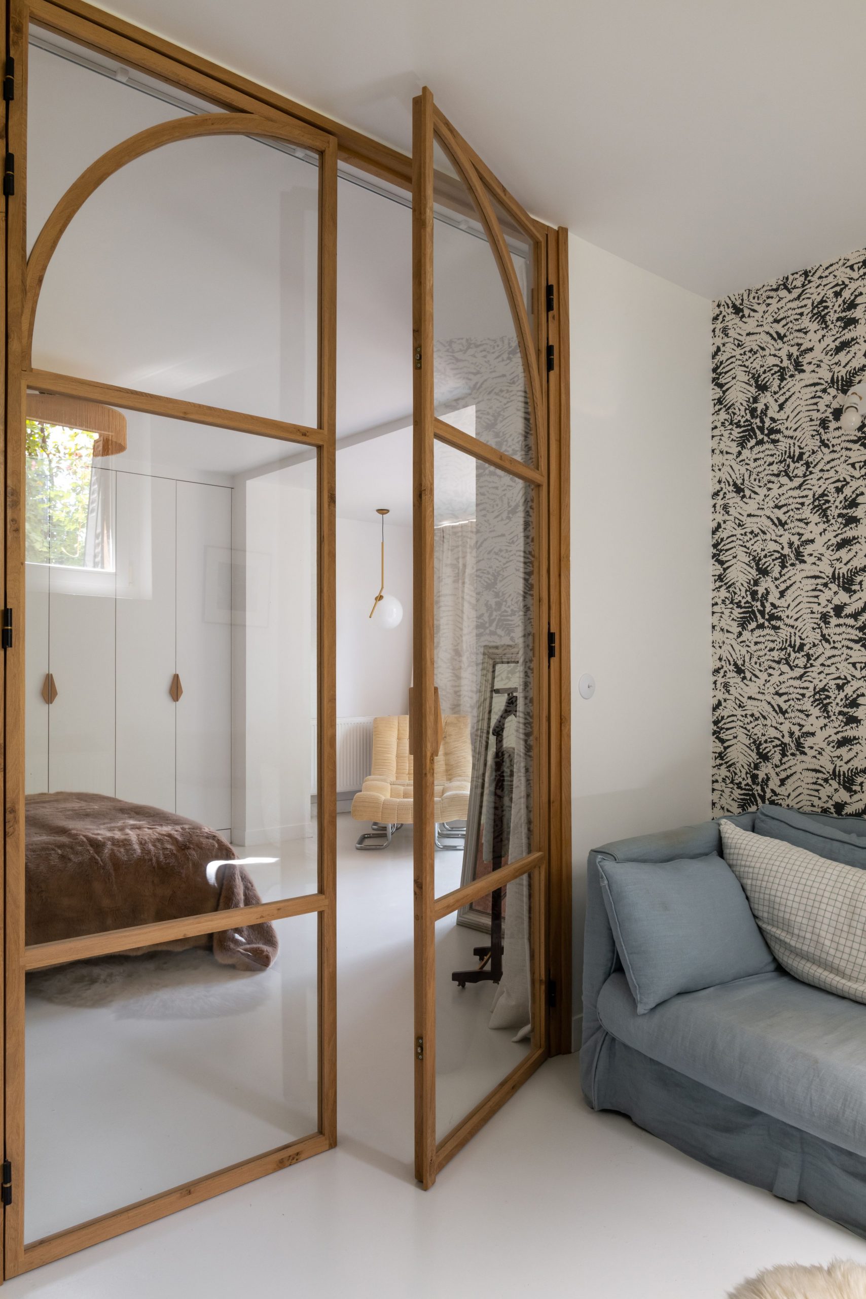 chambre parentale maison rénovée Paris par Camille Hermand