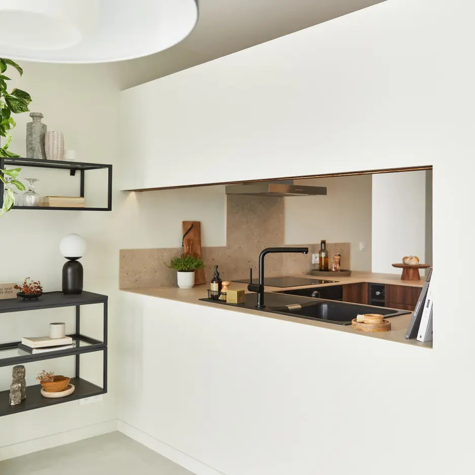 cuisine design Leroy Merlin avec passe-plat