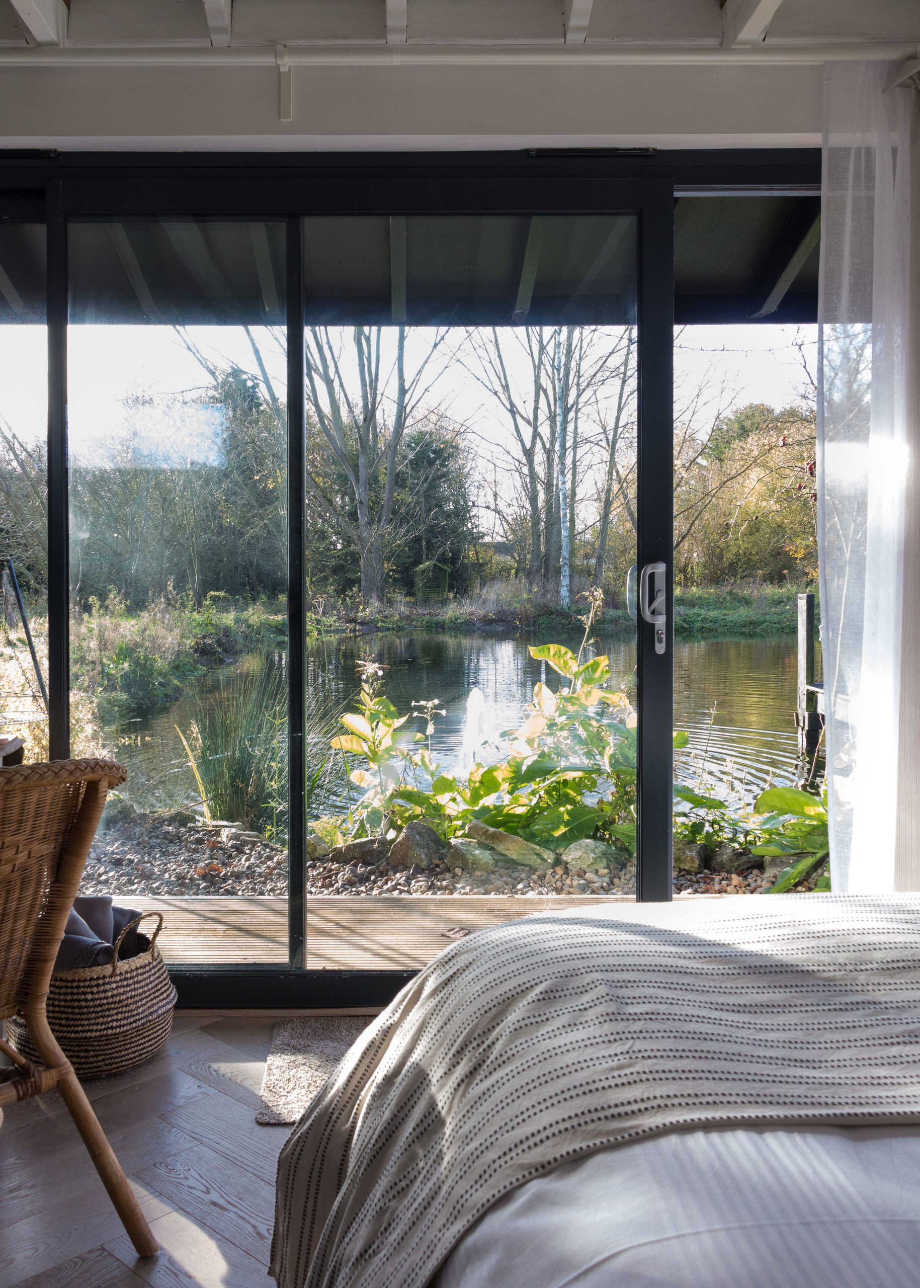 chambre avec vue étang