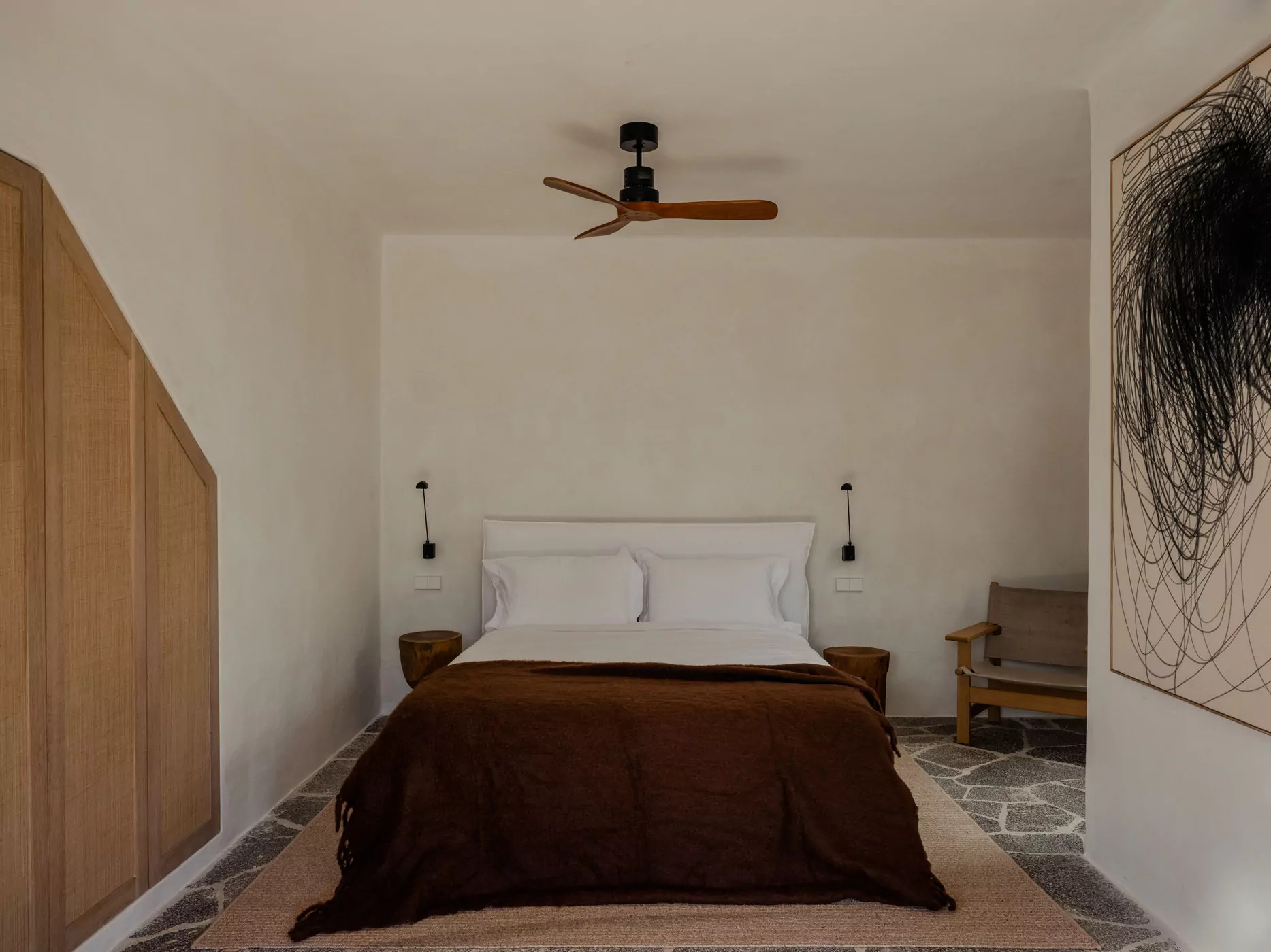 chambre minimaliste beige