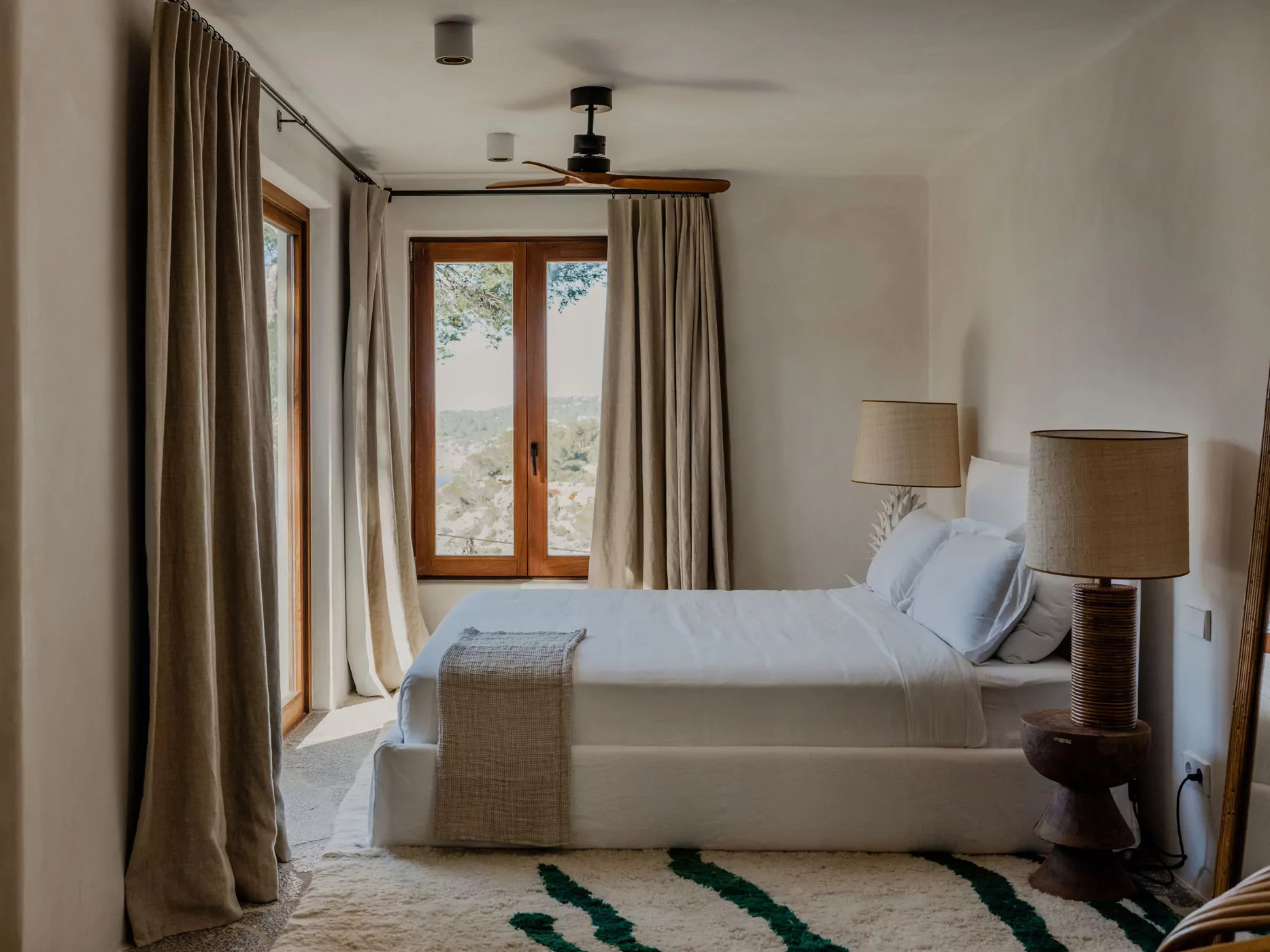 chambre minimaliste beige