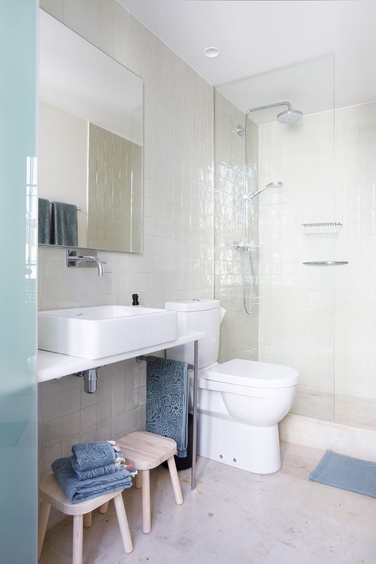 salle de bain blanche