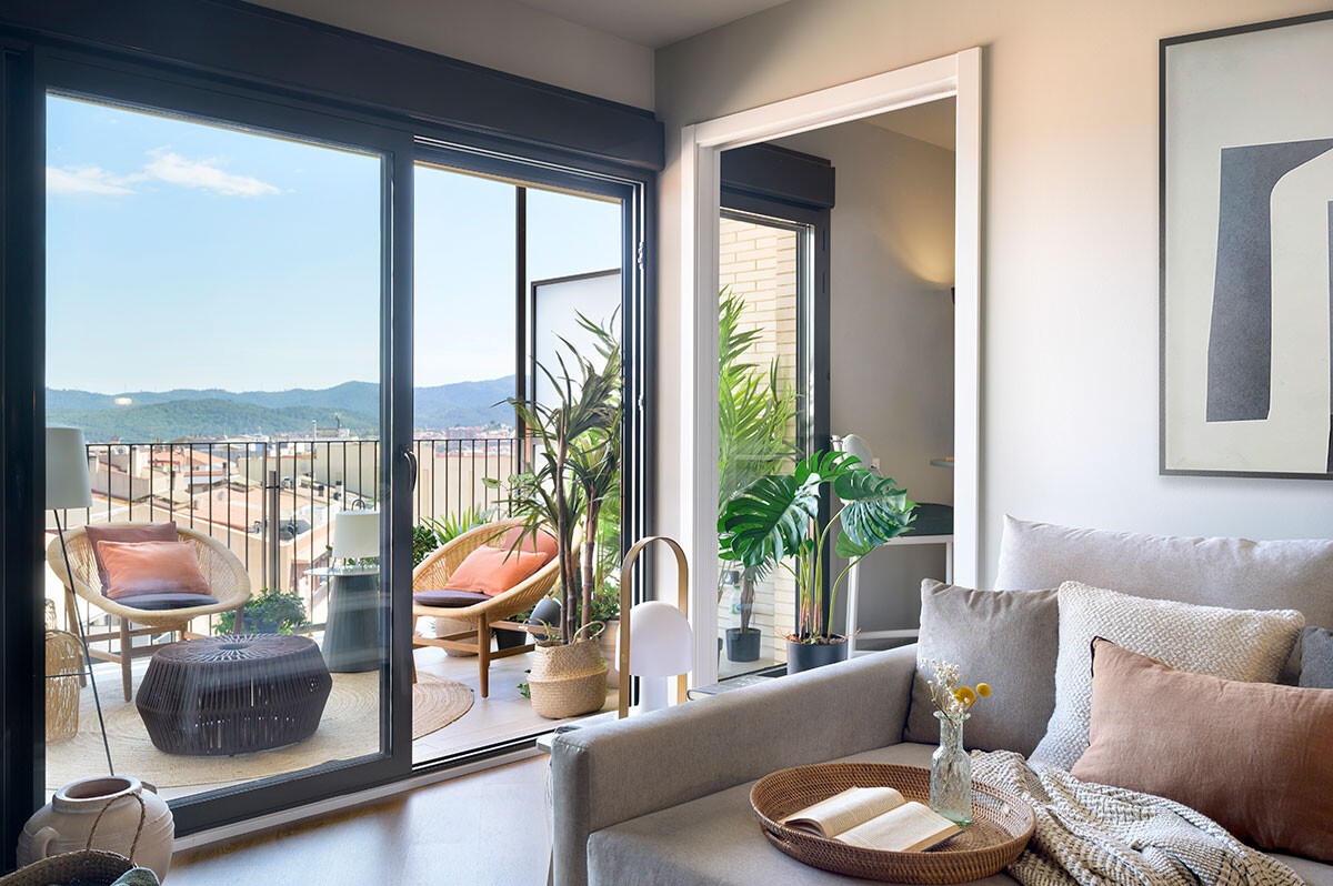 salon avec balcon décoration contemporaine