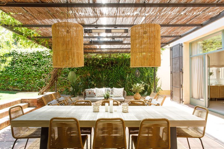 terrasse avec pergola acier maison de ville avec jardin