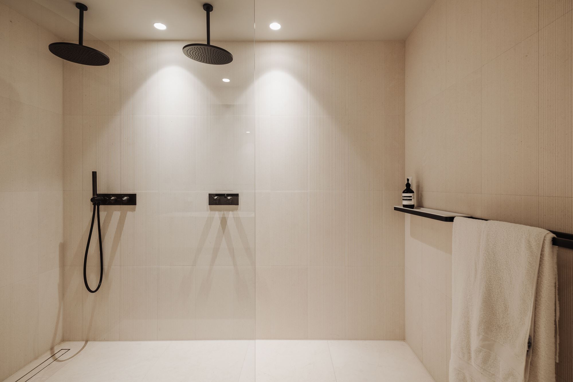 salle de bain beige