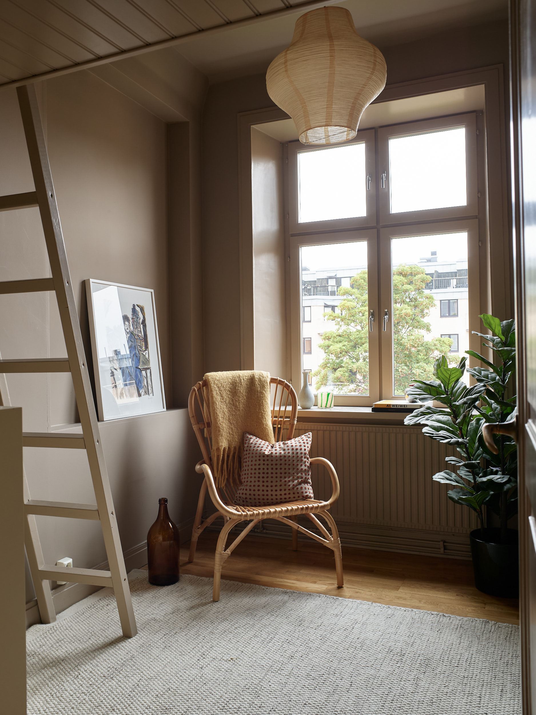 chambre décoration scandinave murs bruns