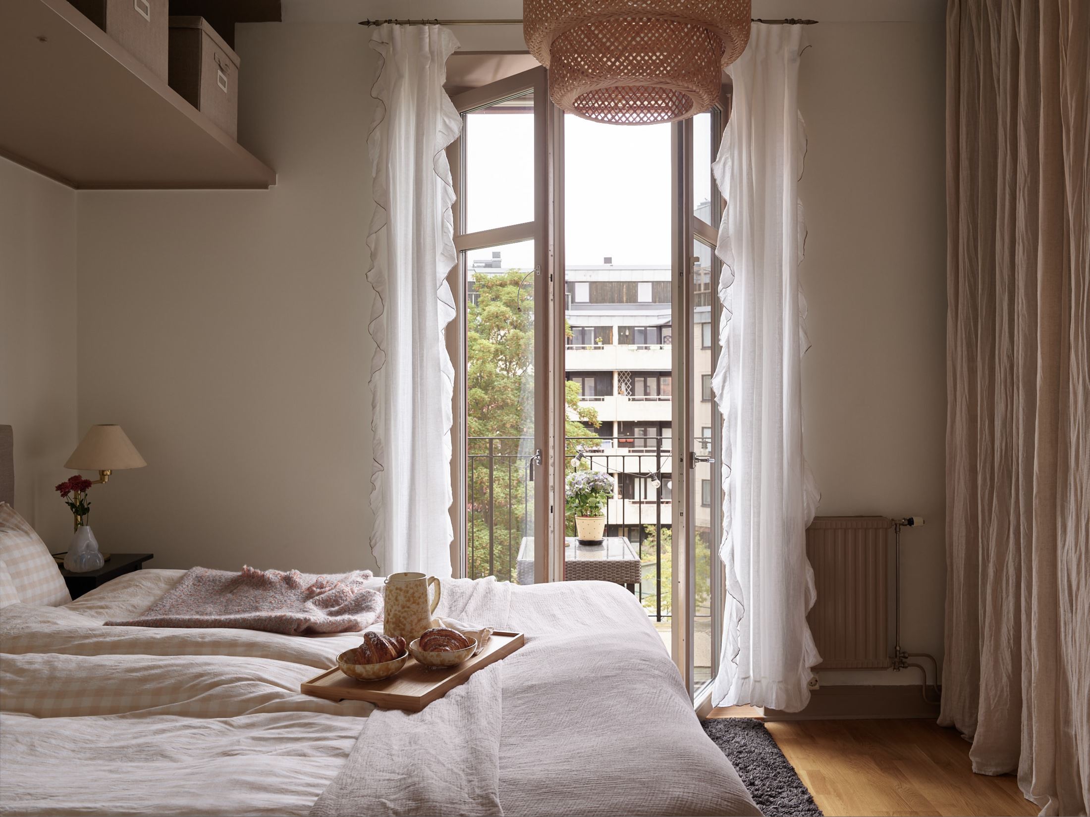 chambre décoration scandinave murs bruns