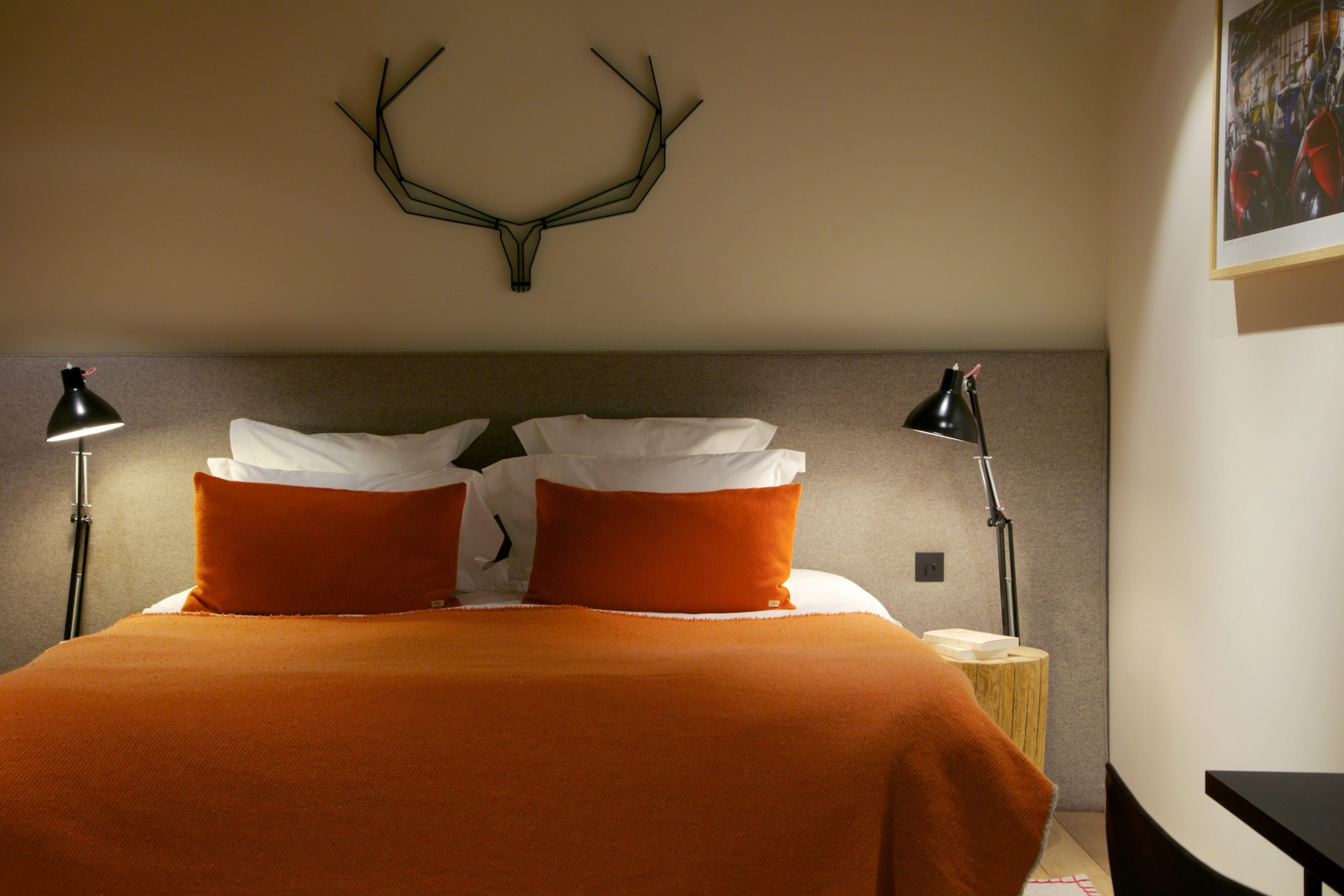 chambre design chalet design 1550 Courchevel par Iconic House
