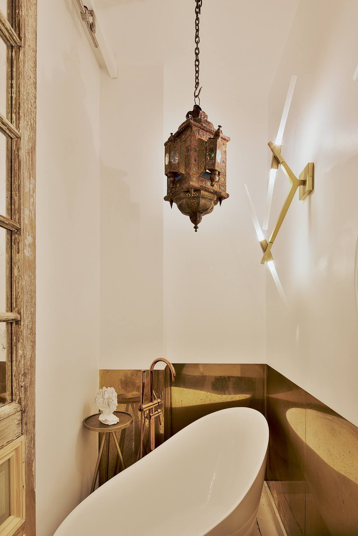 salle de bain design dans appartement ancien rénové