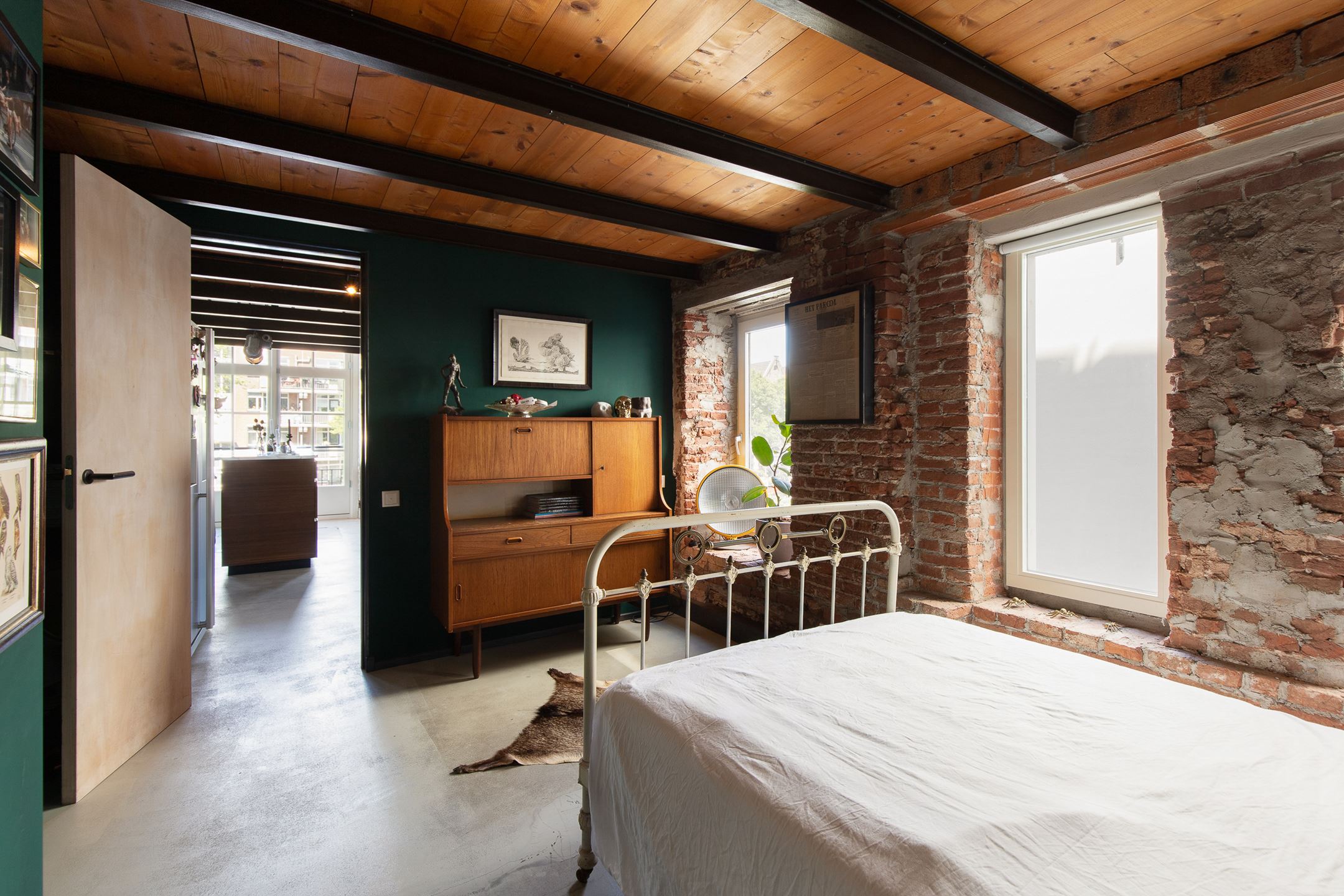 chambre mur vert loft Amsterdam chambre mur vert loft Amsterdam