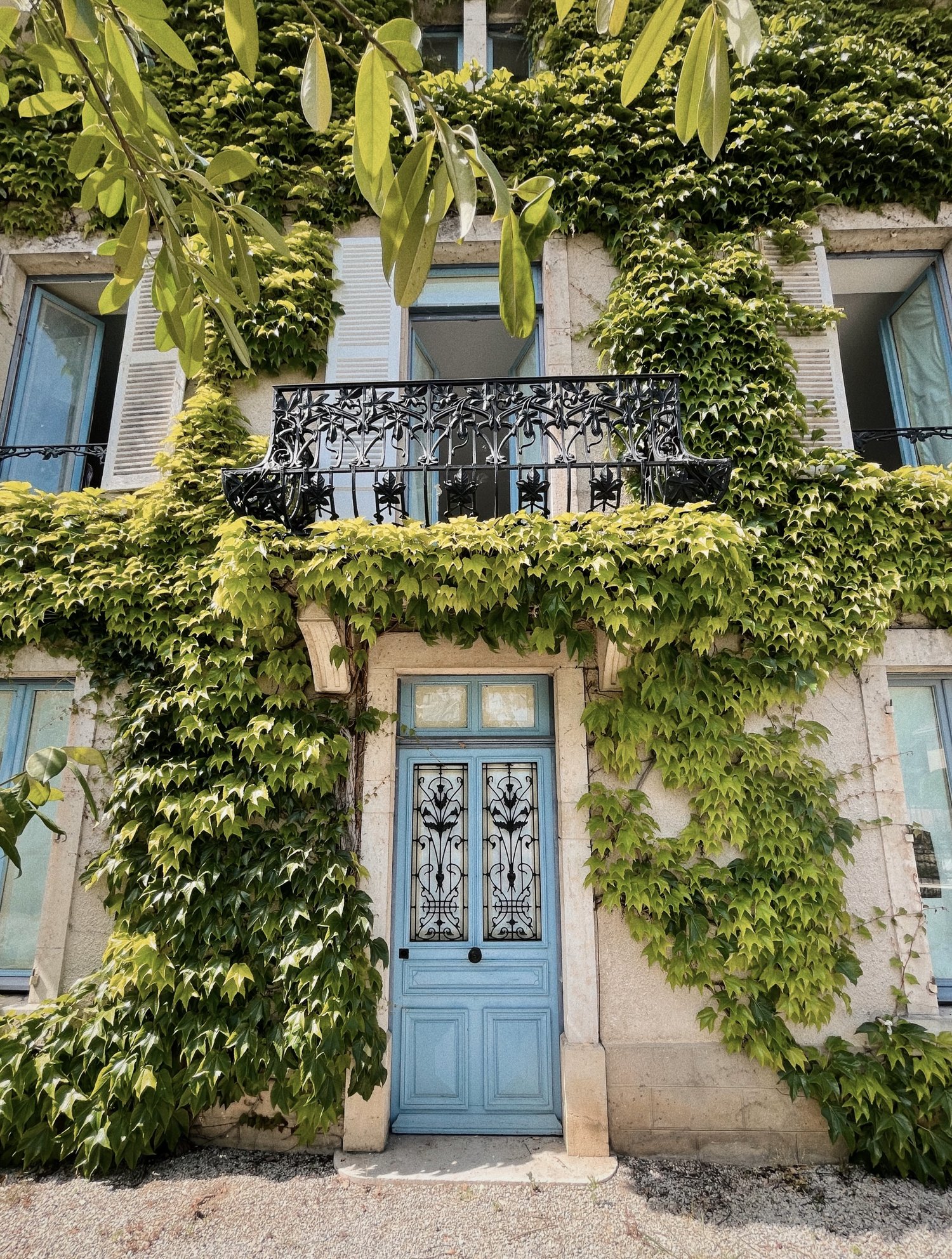 façade ancien moulin rénové façade ancien moulin rénové
