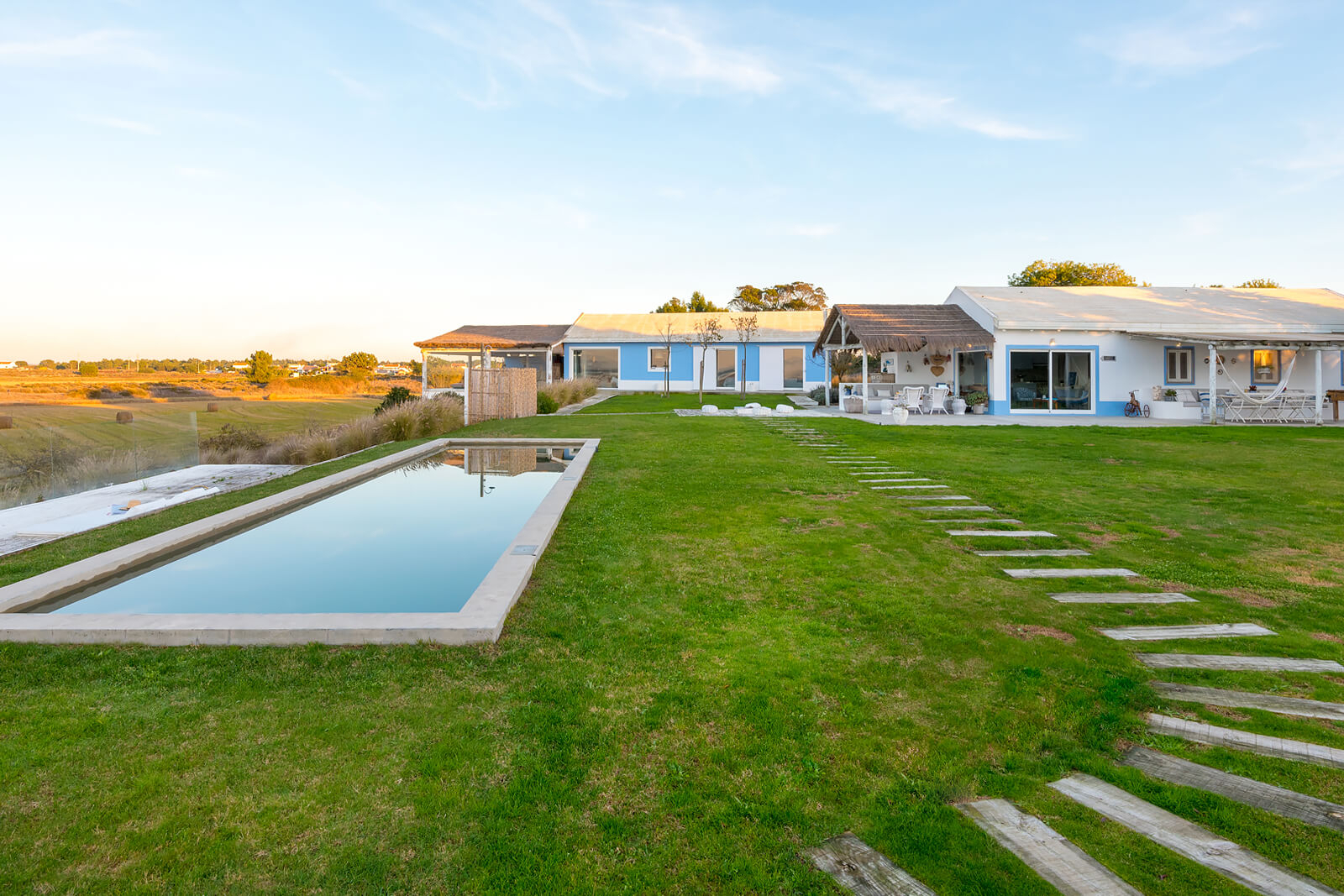 jardin avec piscine sur gazon jardin avec piscine sur gazon